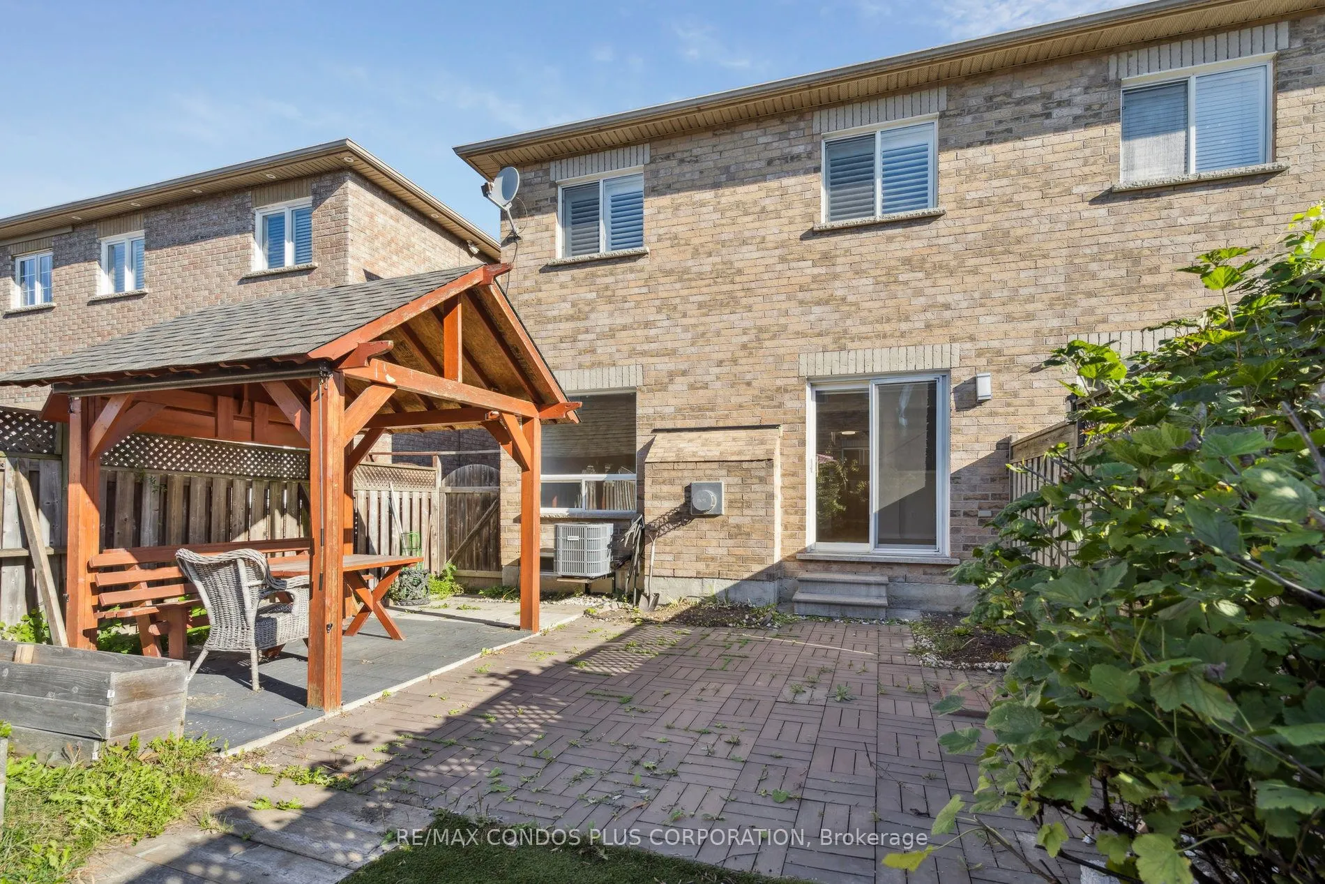 289 Deepsprings Crescent
