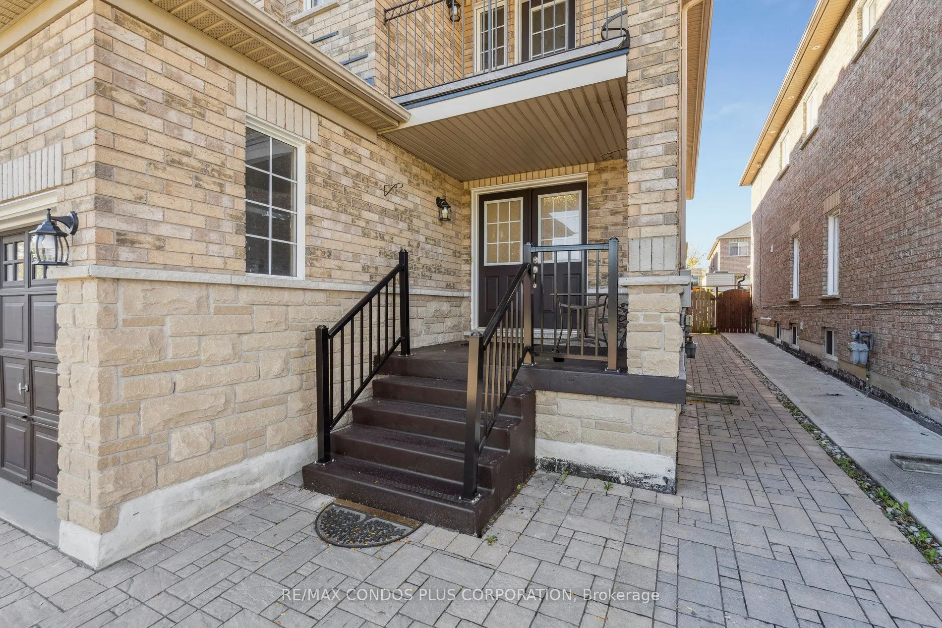 289 Deepsprings Crescent
