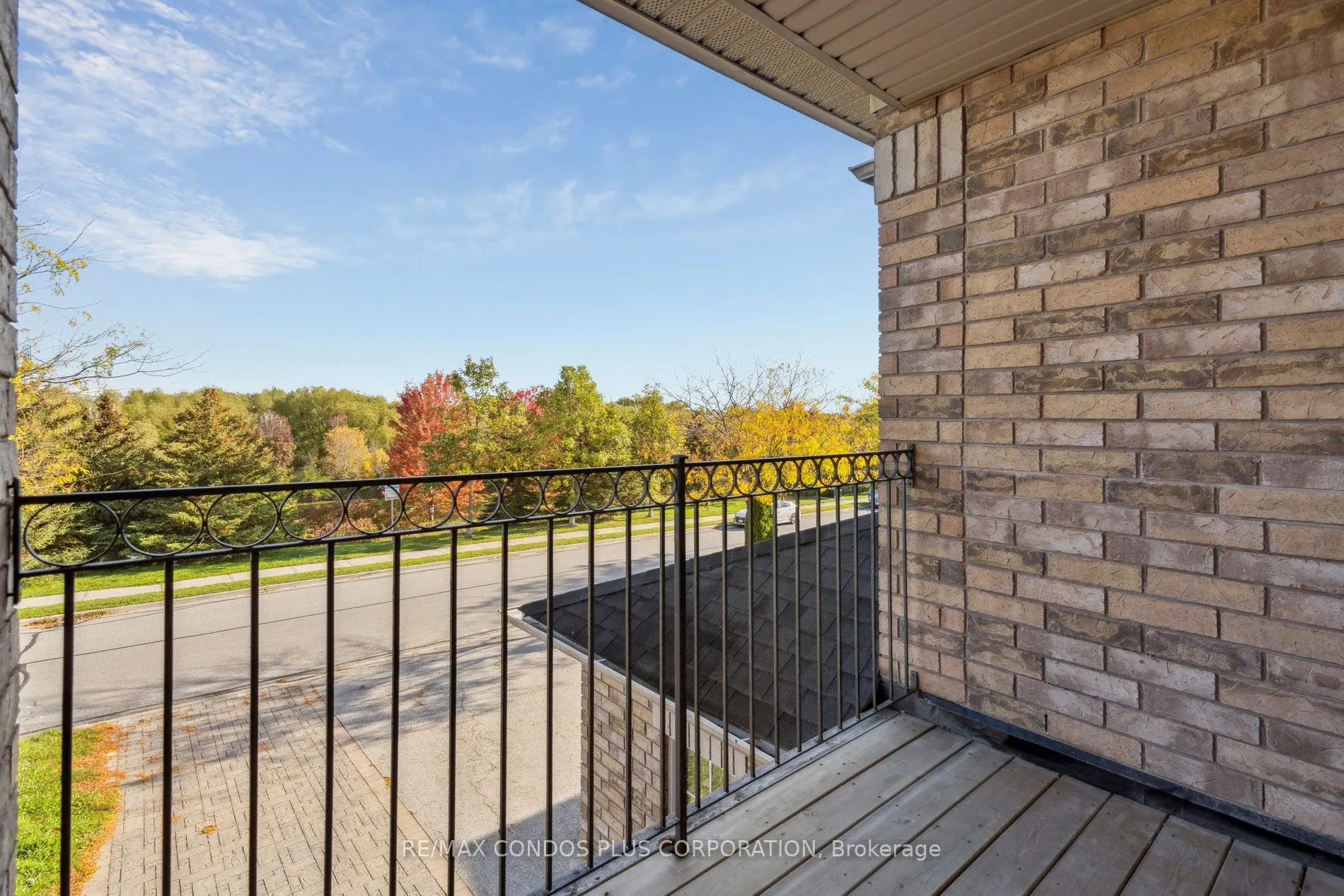 289 Deepsprings Crescent