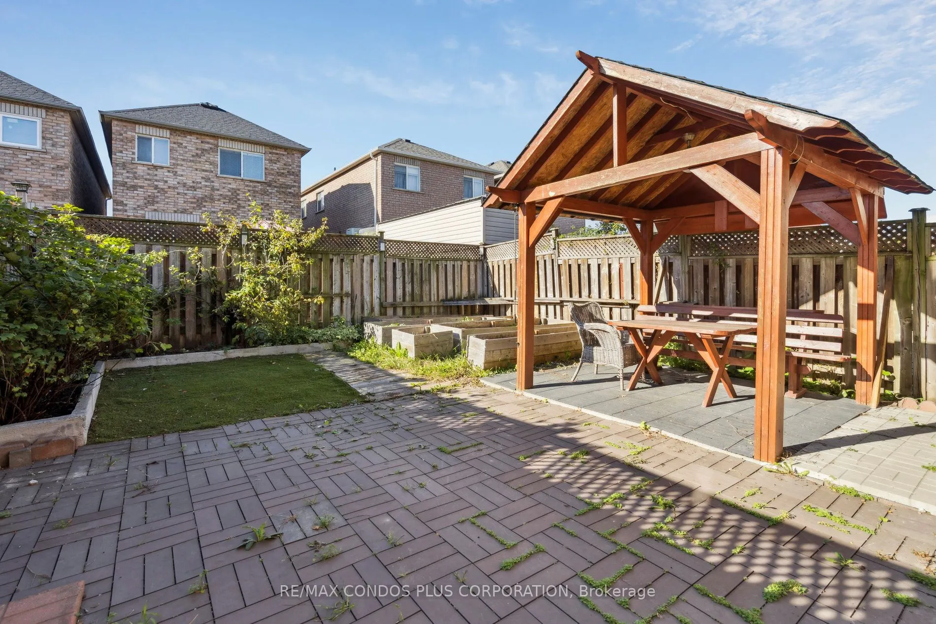 289 Deepsprings Crescent