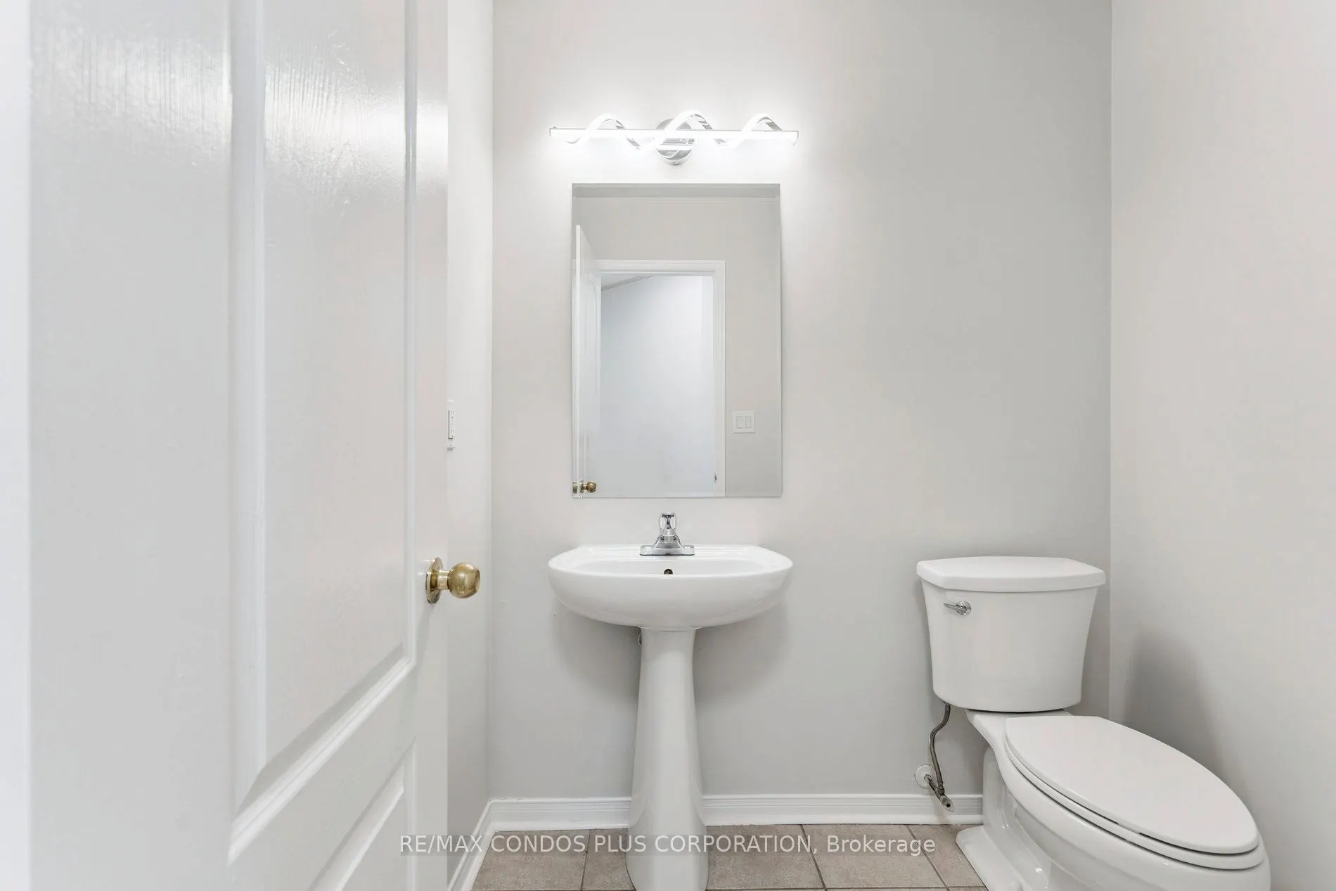 289 Deepsprings Crescent