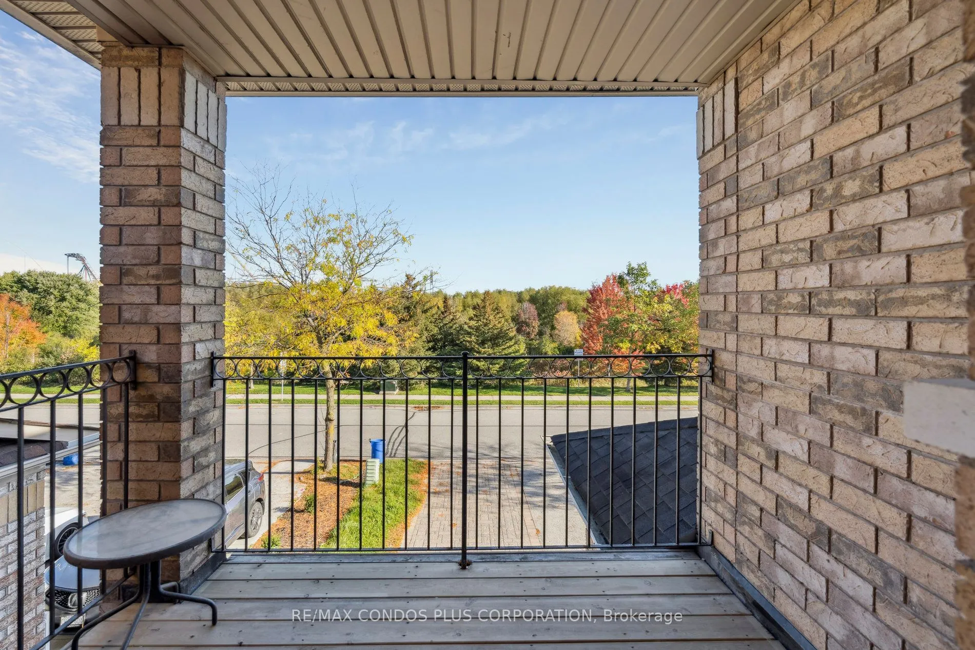 289 Deepsprings Crescent