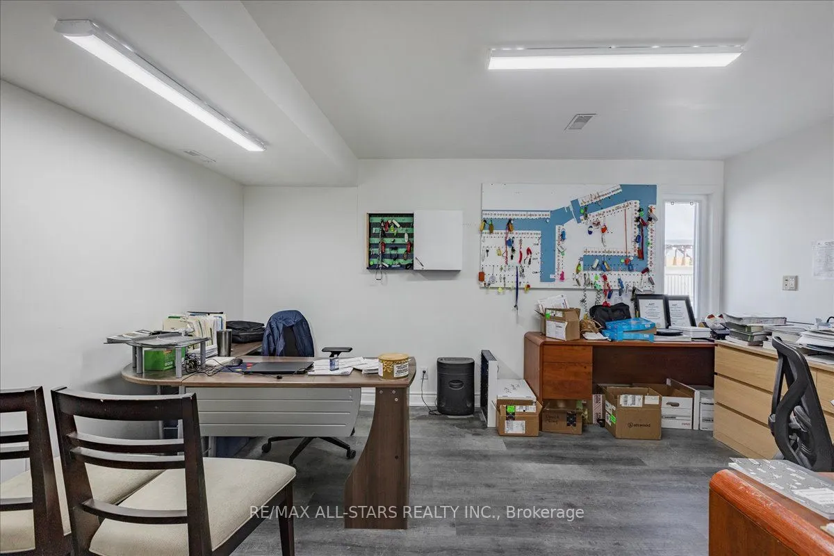 1354 Metro Road