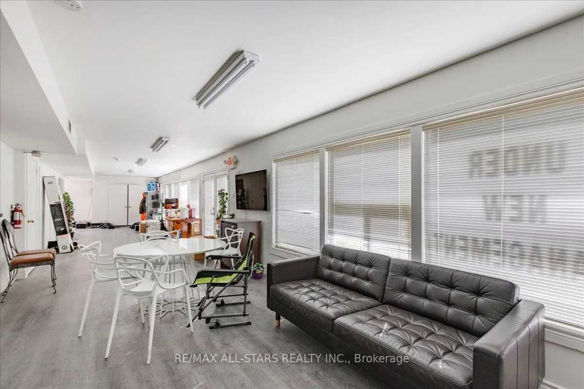 1354 Metro Road