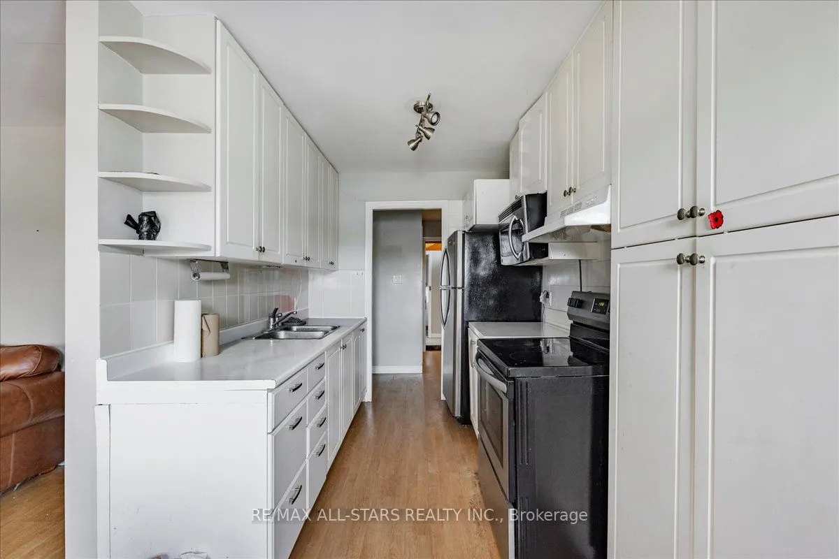 1354 Metro Road