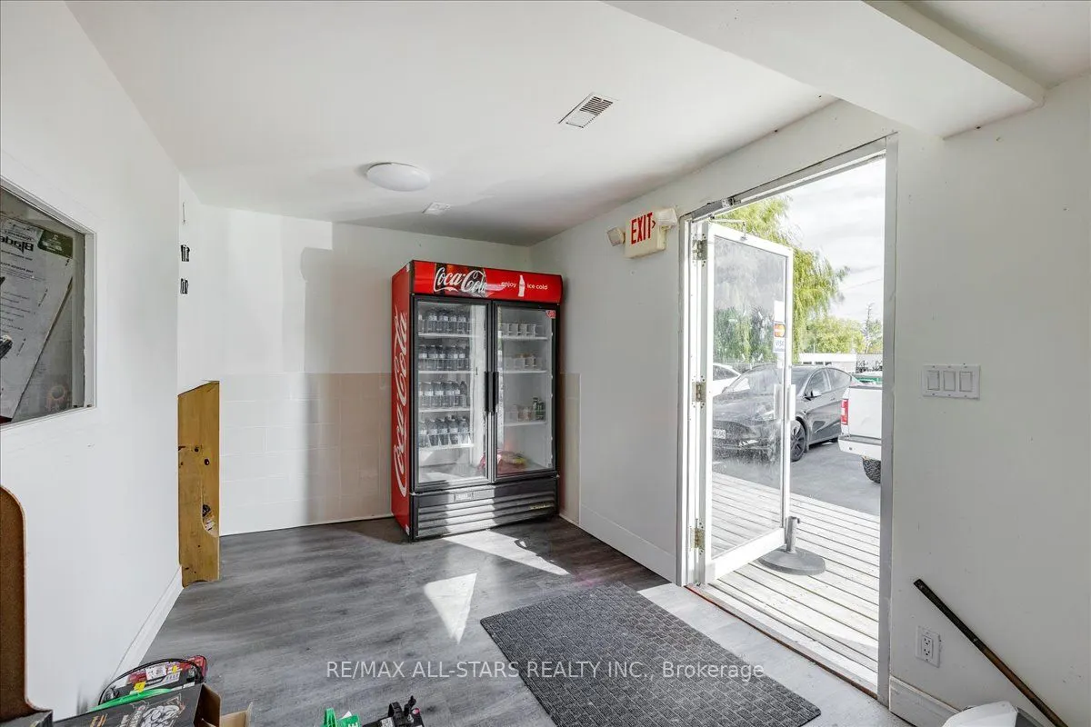 1354 Metro Road