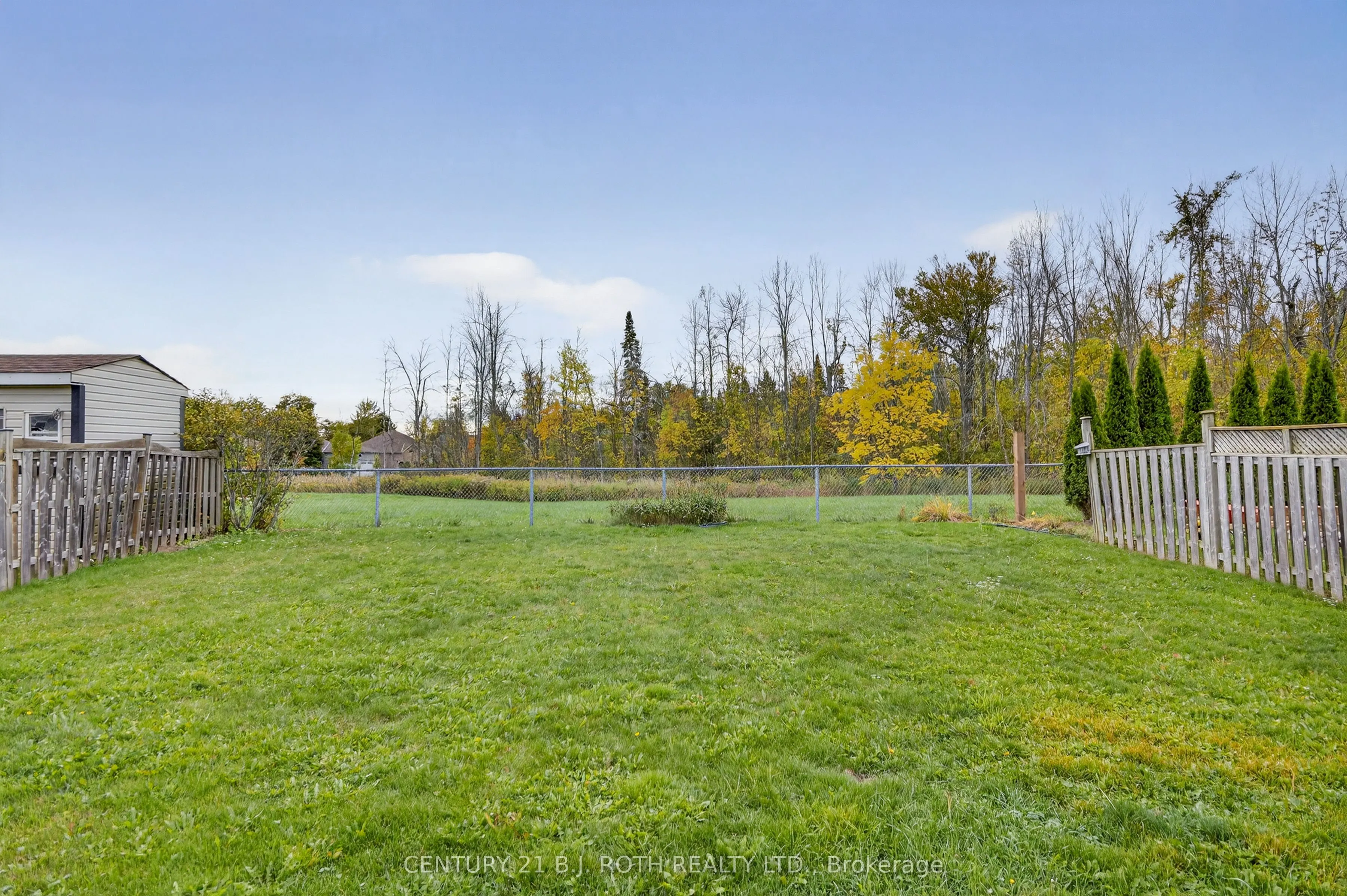 655 Glen Cedar Crescent
