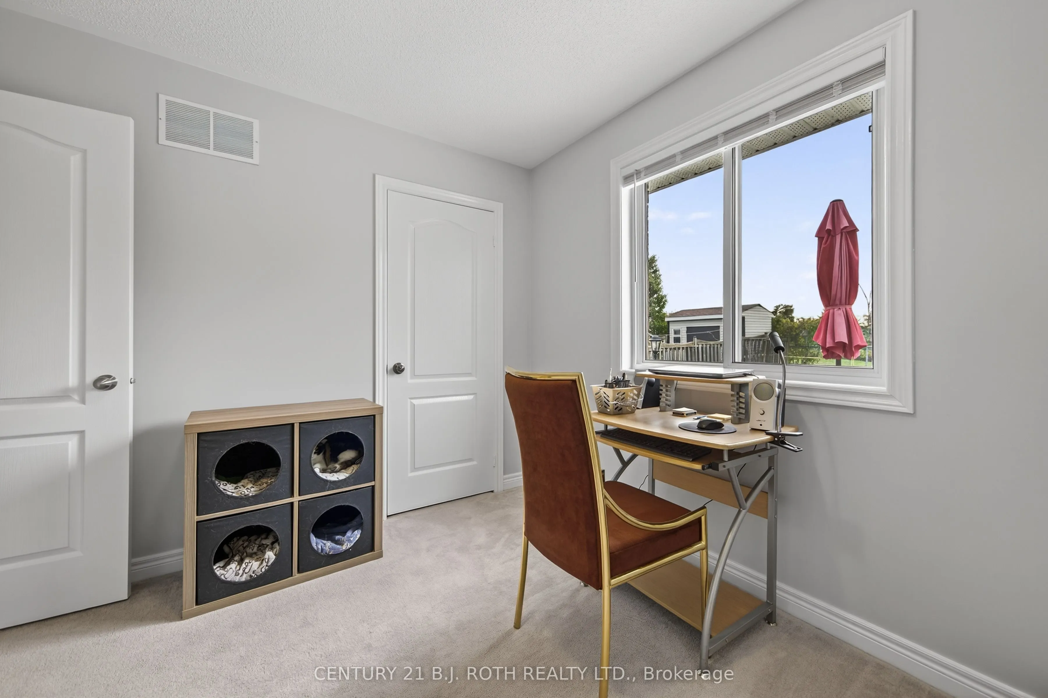 655 Glen Cedar Crescent