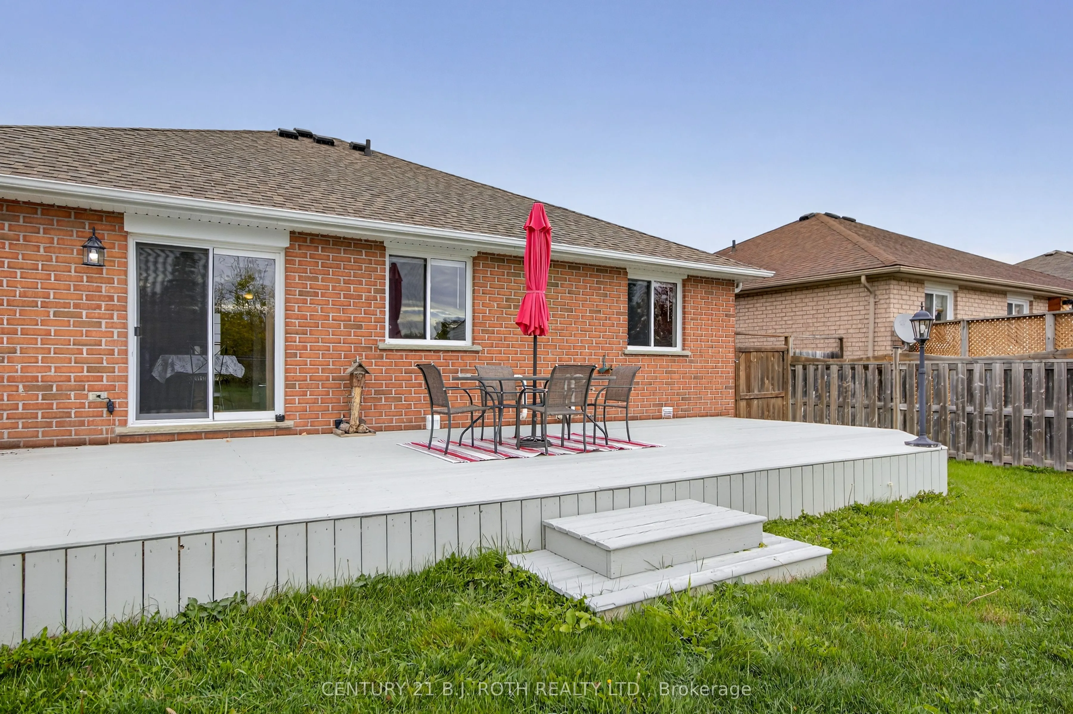 655 Glen Cedar Crescent