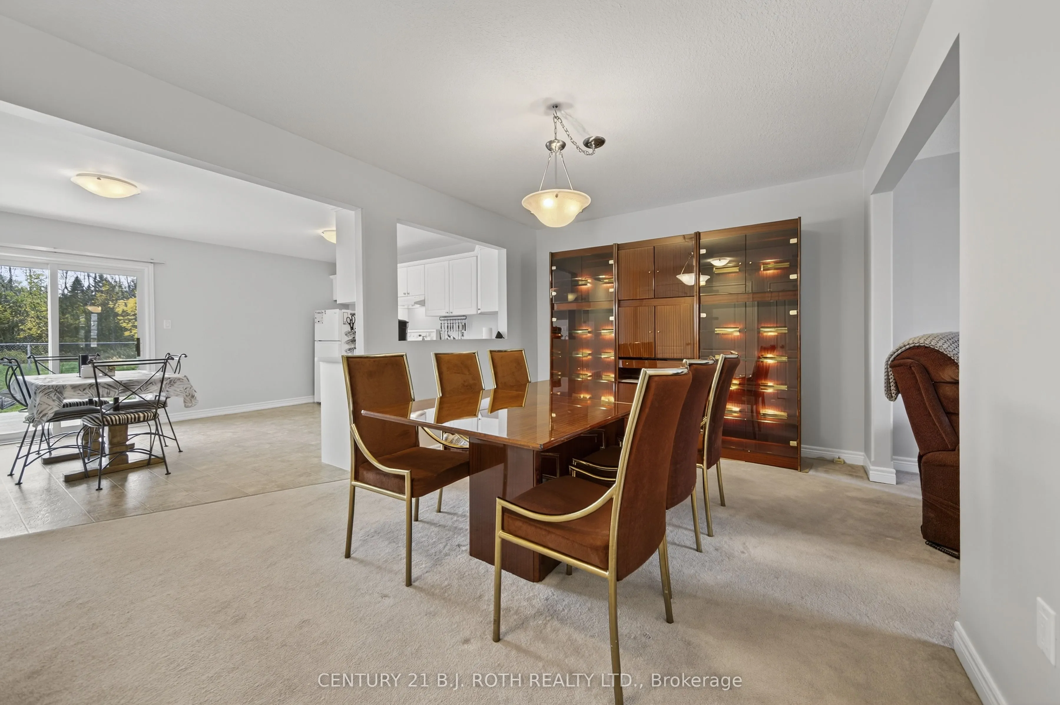 655 Glen Cedar Crescent