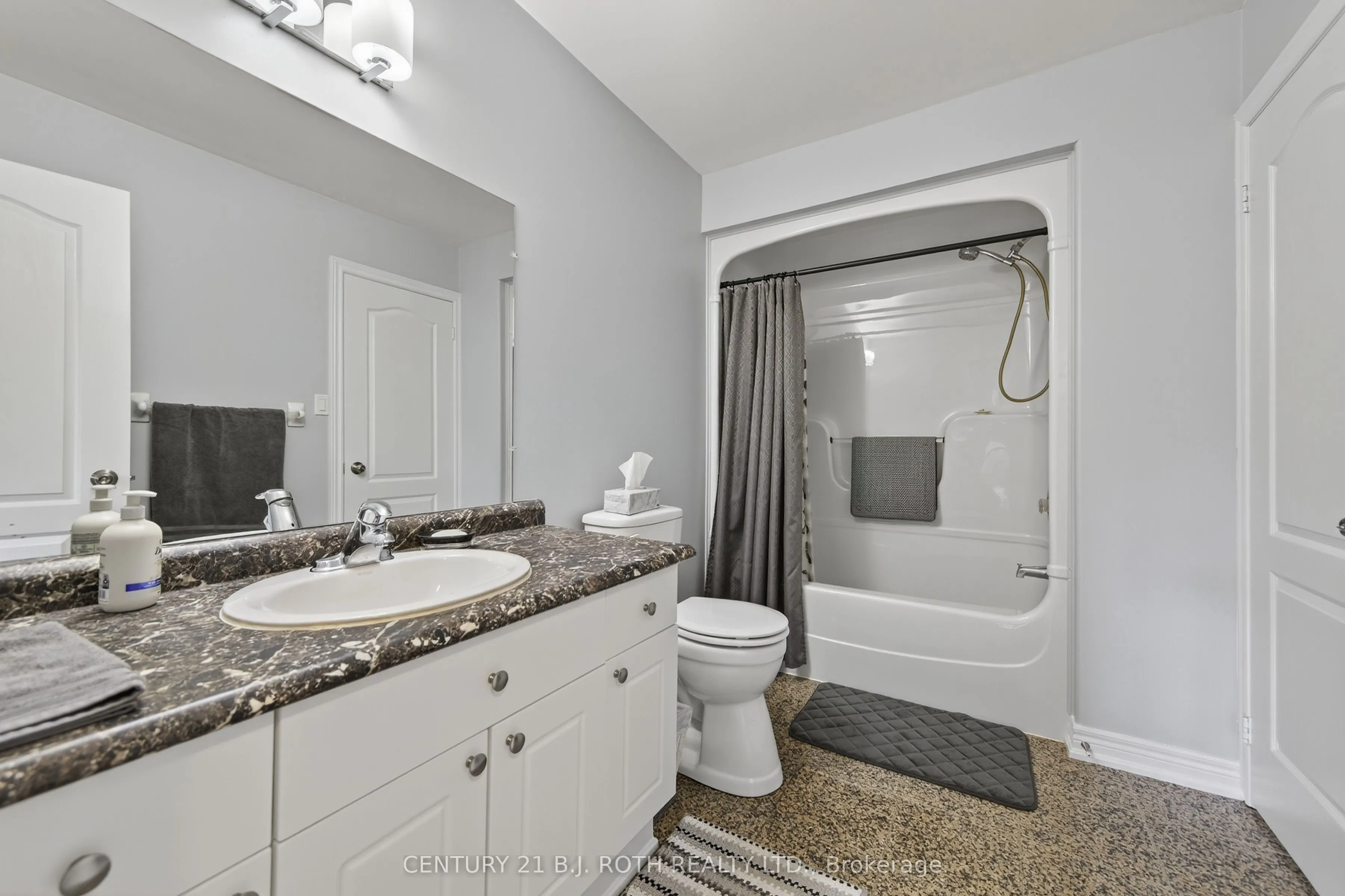 655 Glen Cedar Crescent