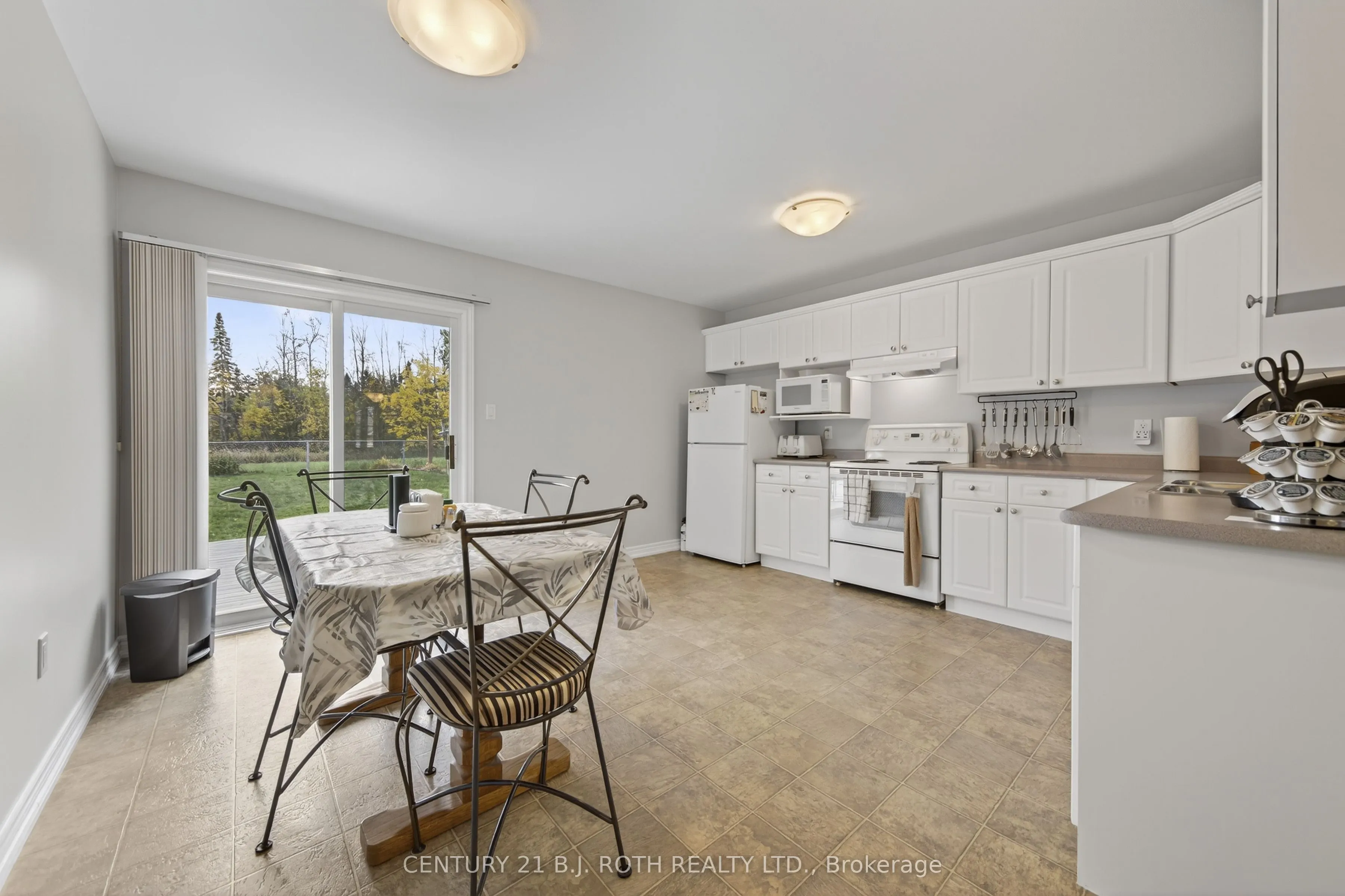 655 Glen Cedar Crescent