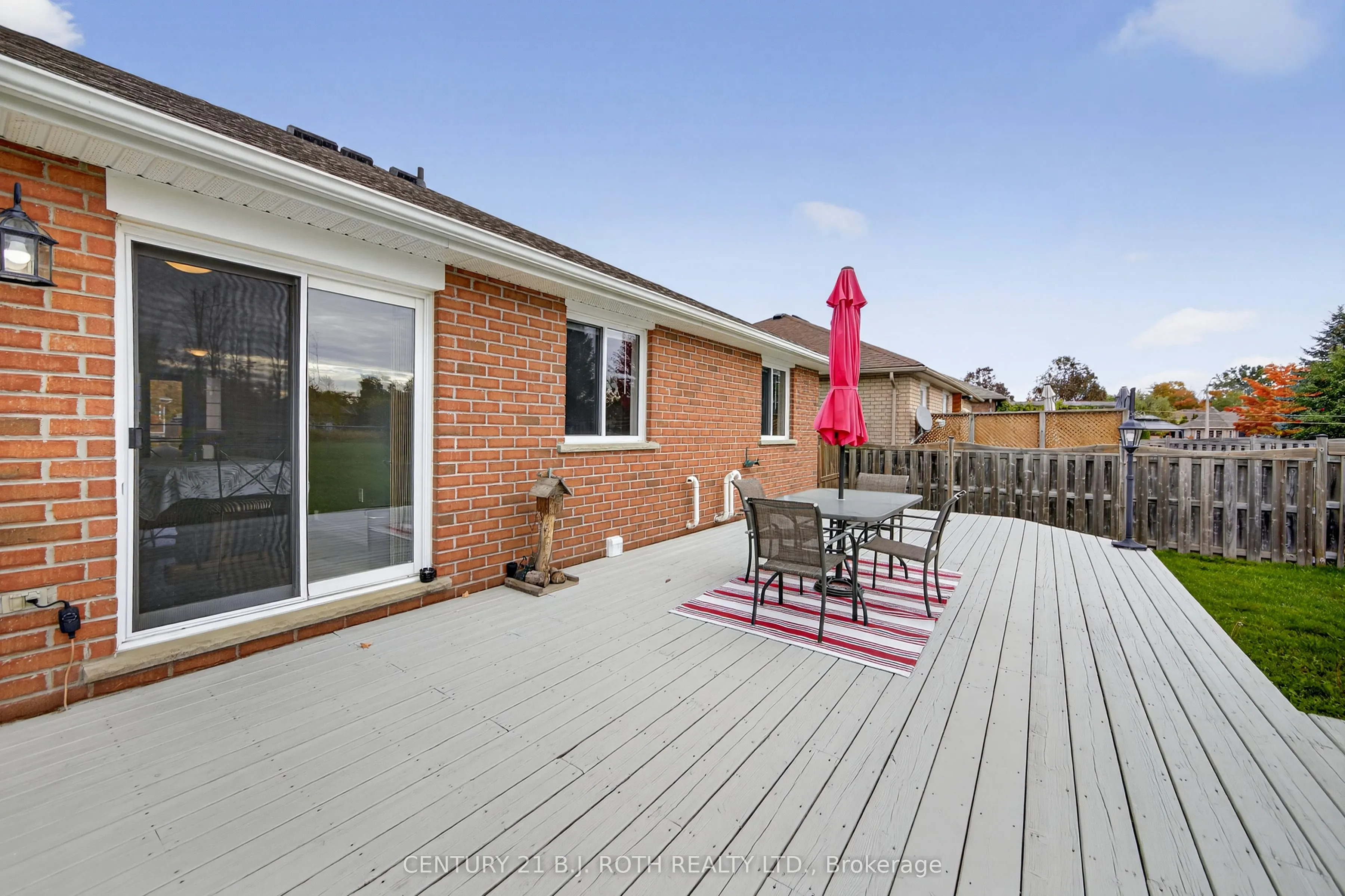 655 Glen Cedar Crescent