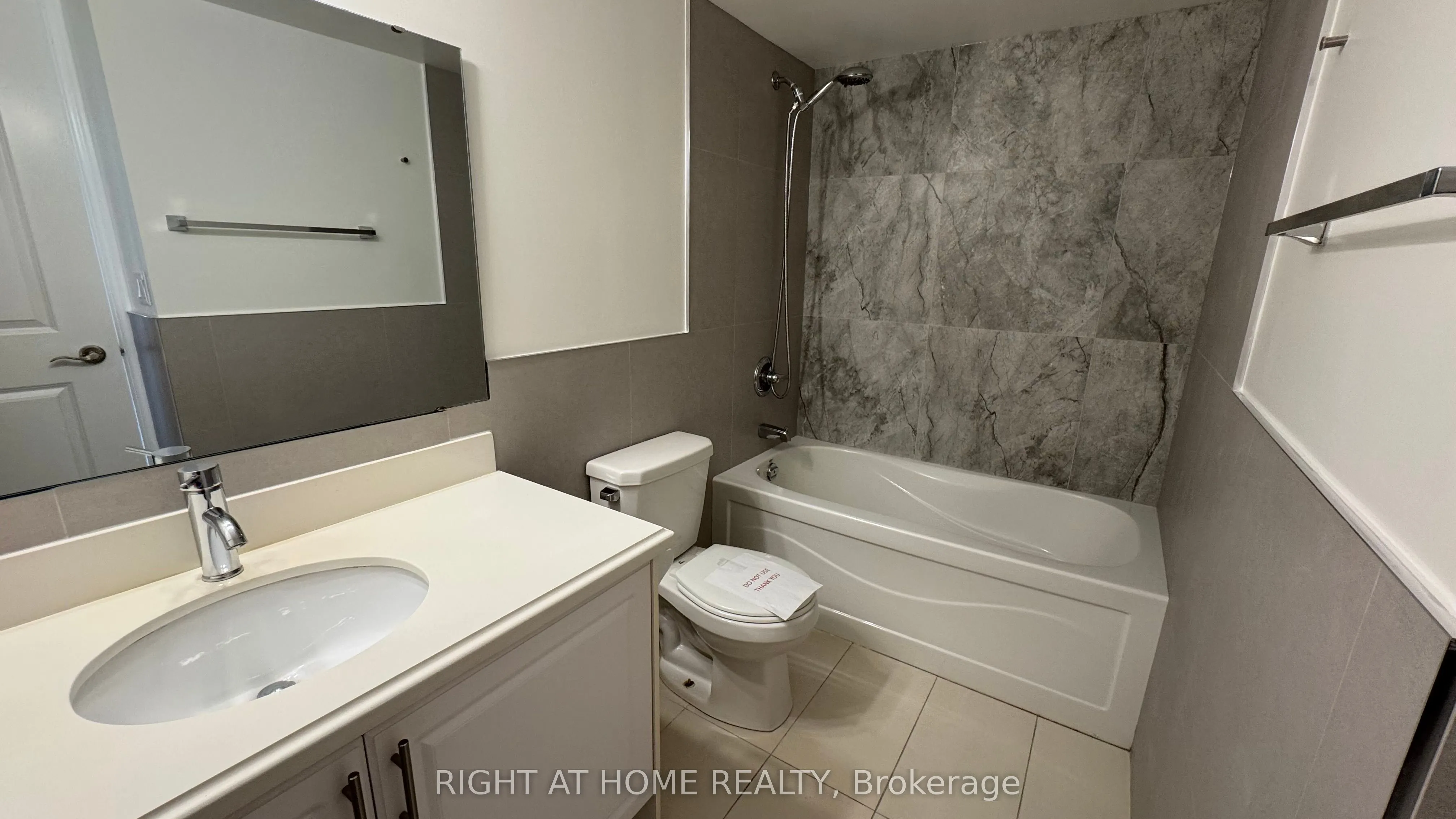 18 Harding Boulevard, #214
