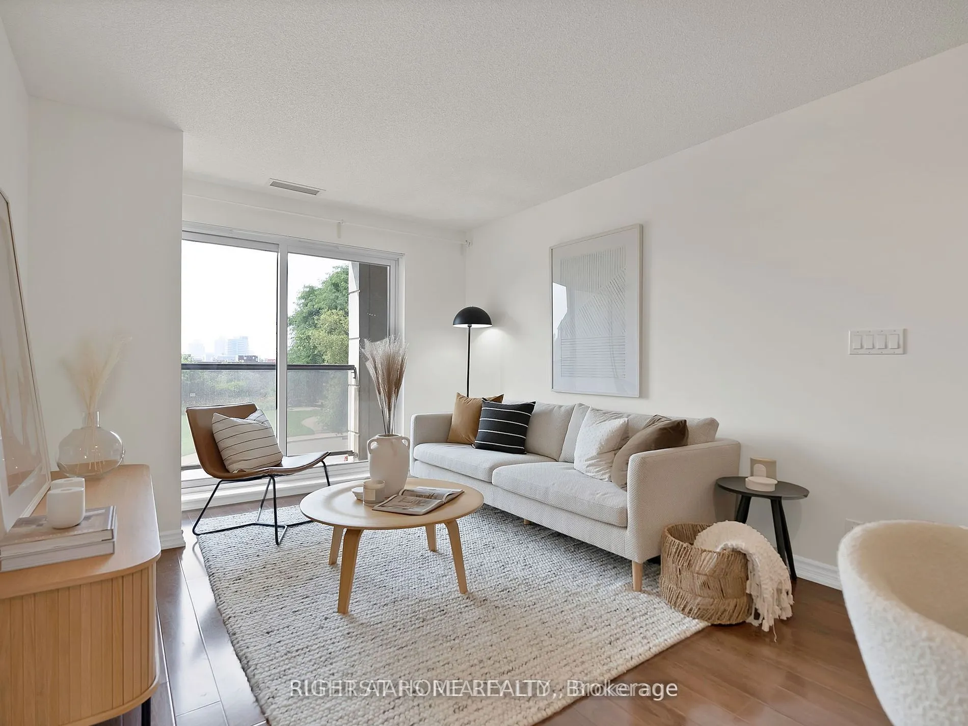 18 Harding Boulevard, #214