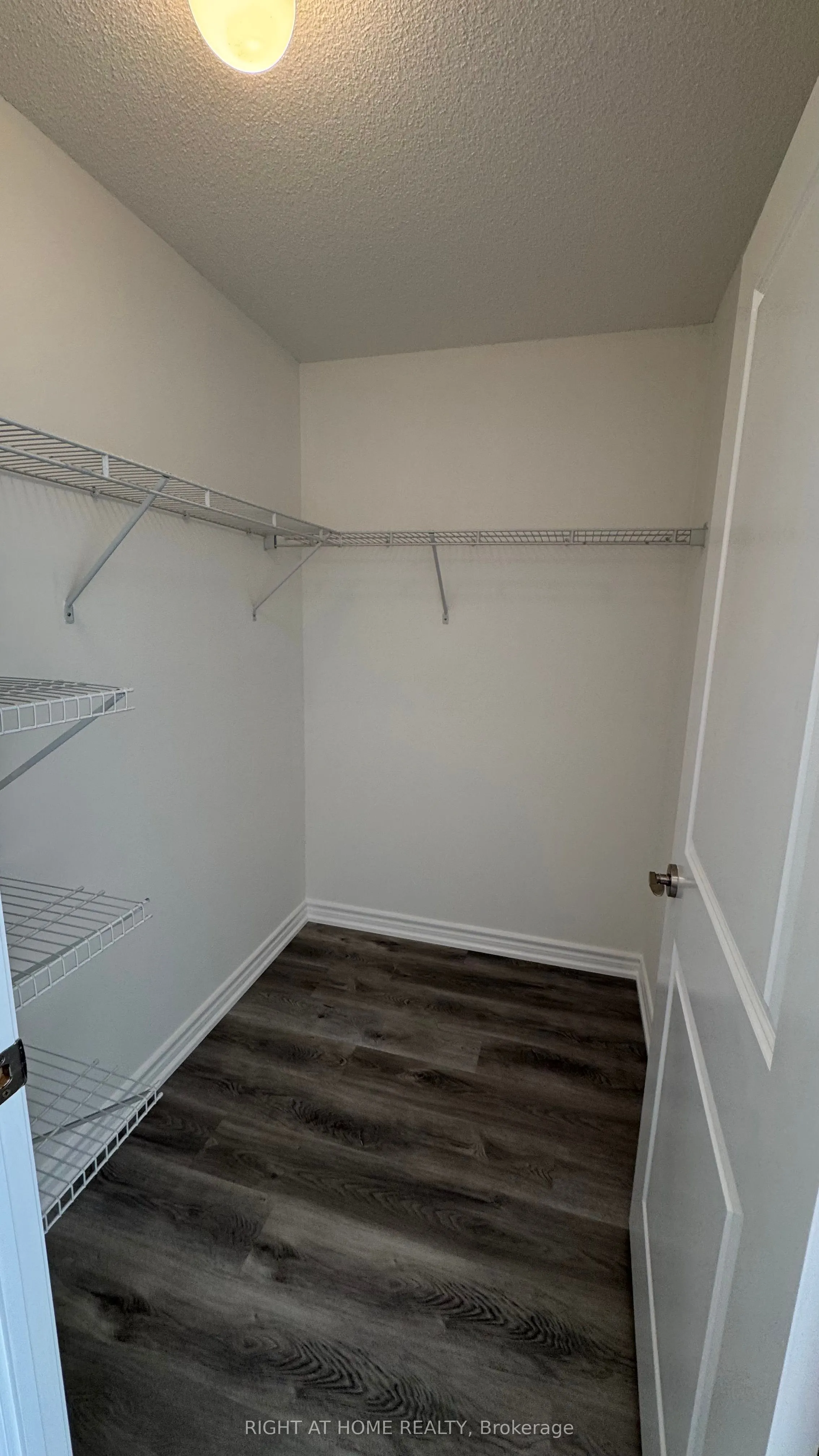 18 Harding Boulevard, #214