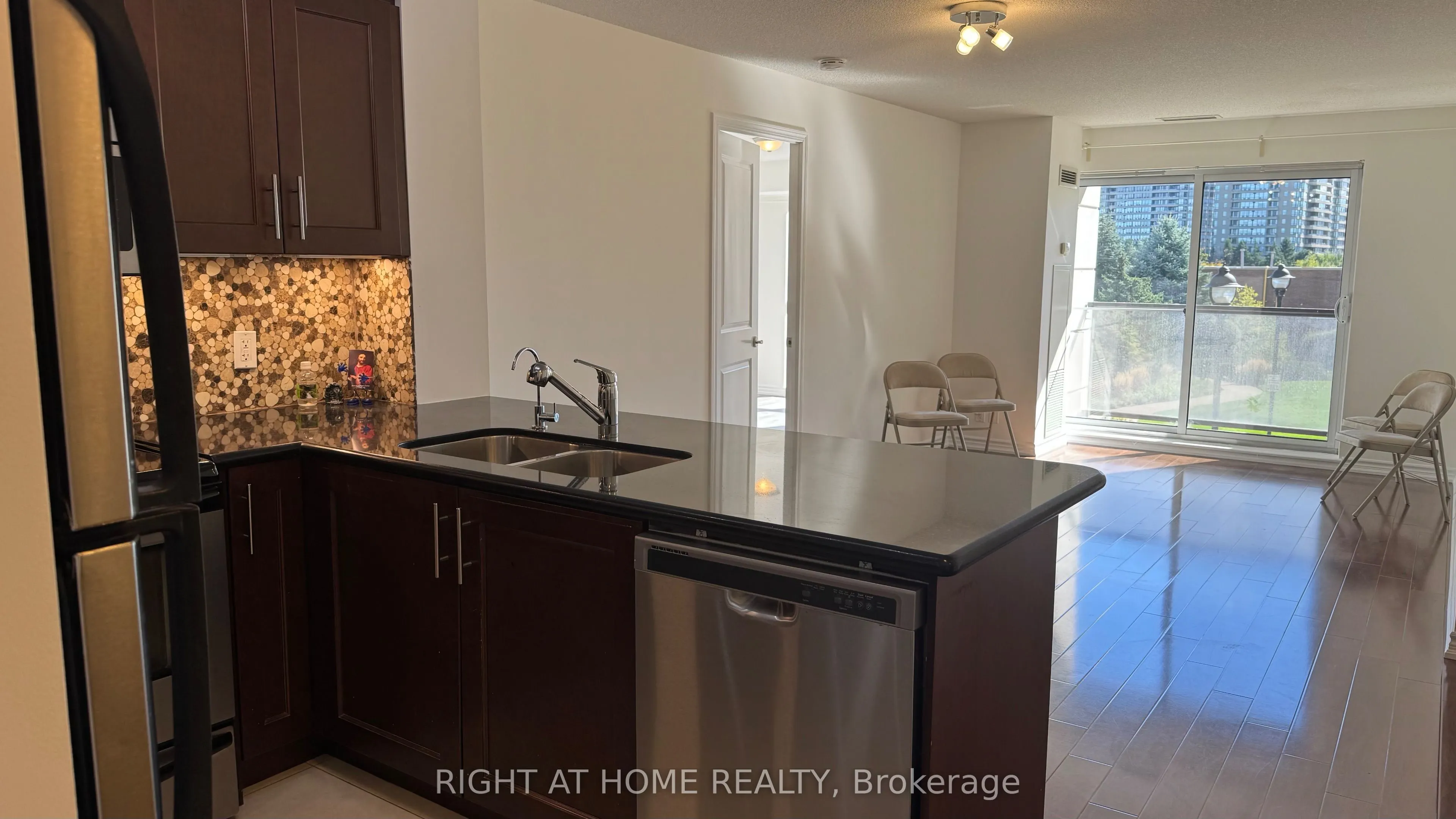 18 Harding Boulevard, #214