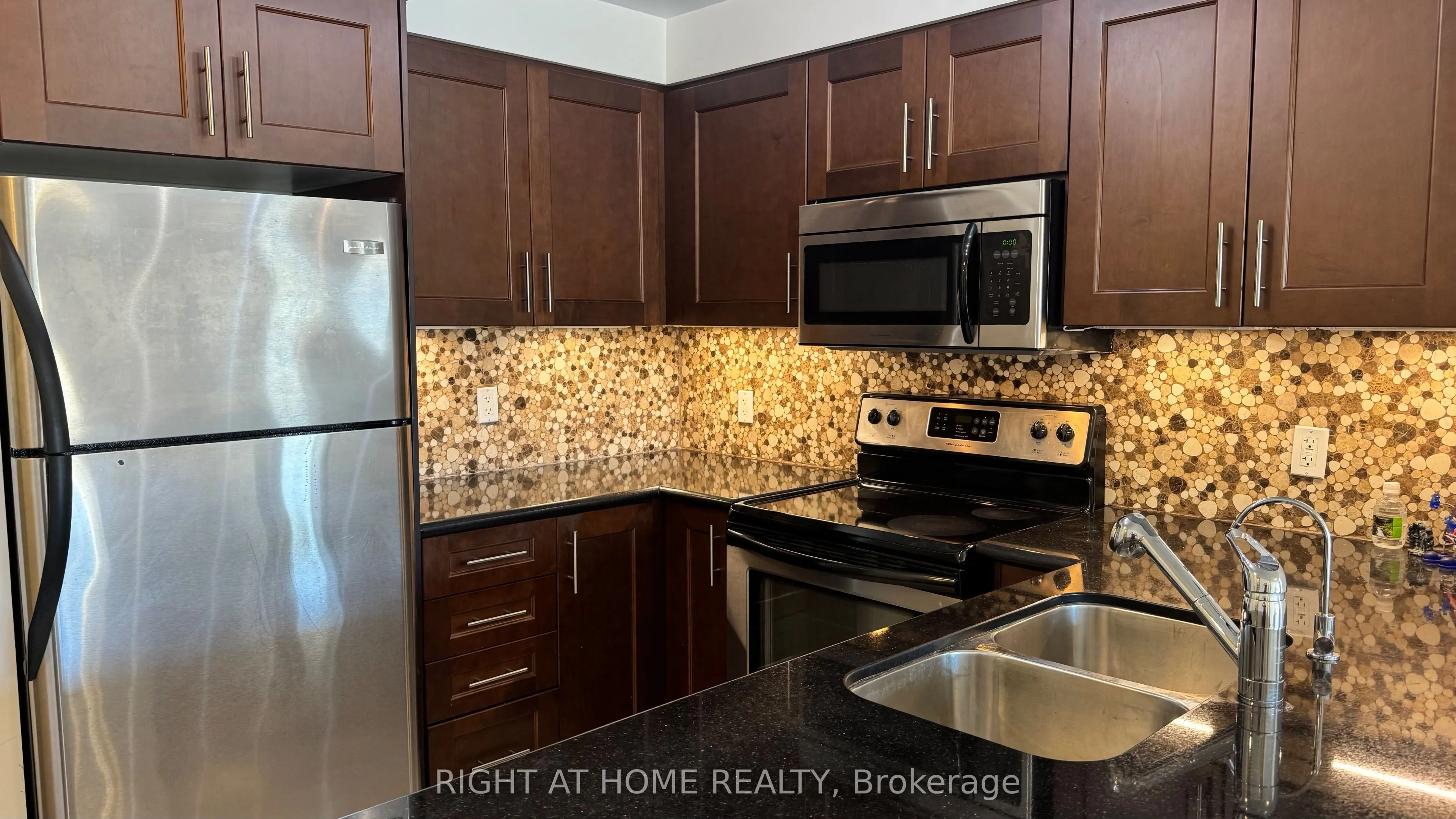 18 Harding Boulevard, #214
