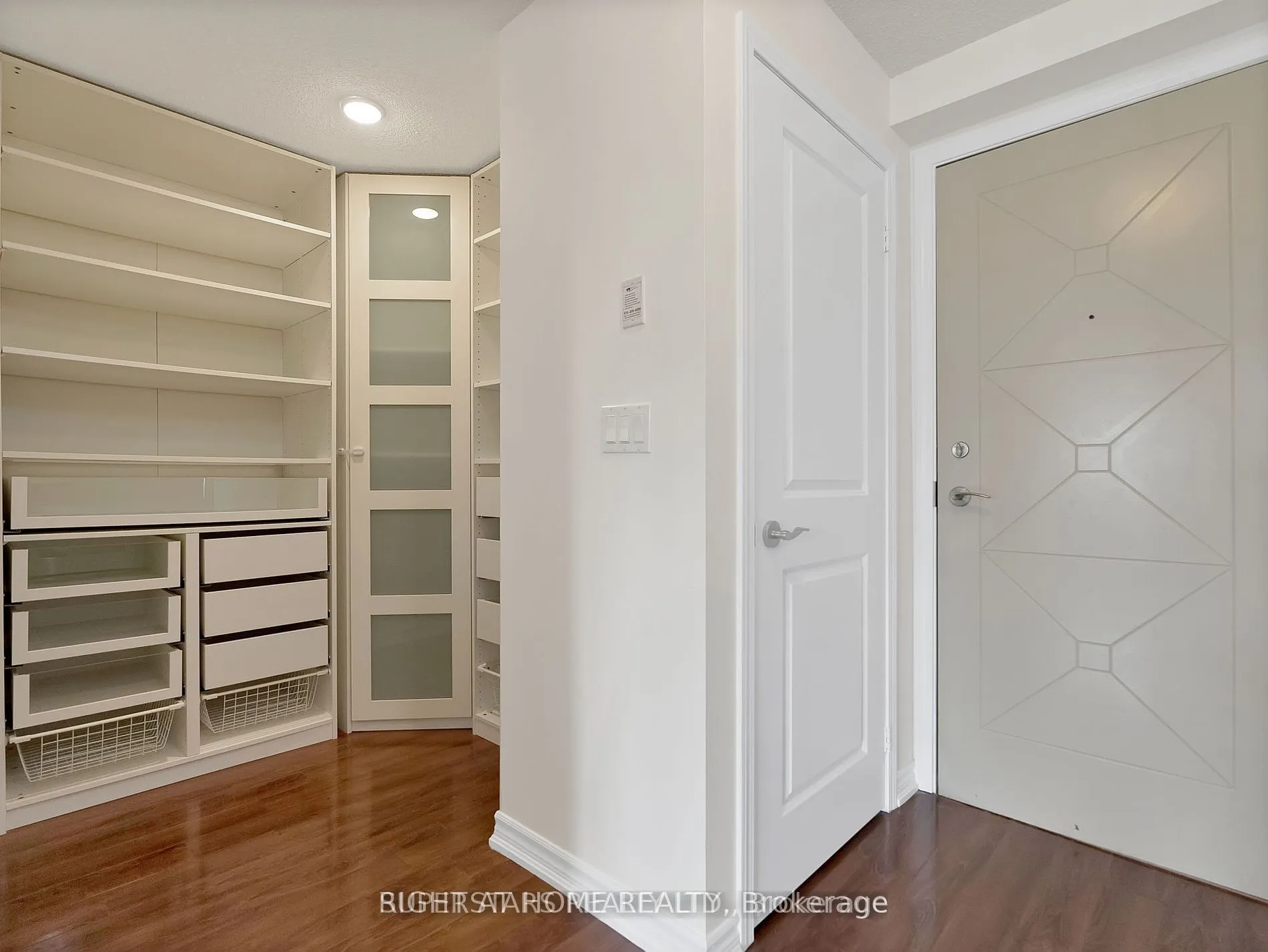 18 Harding Boulevard, #214