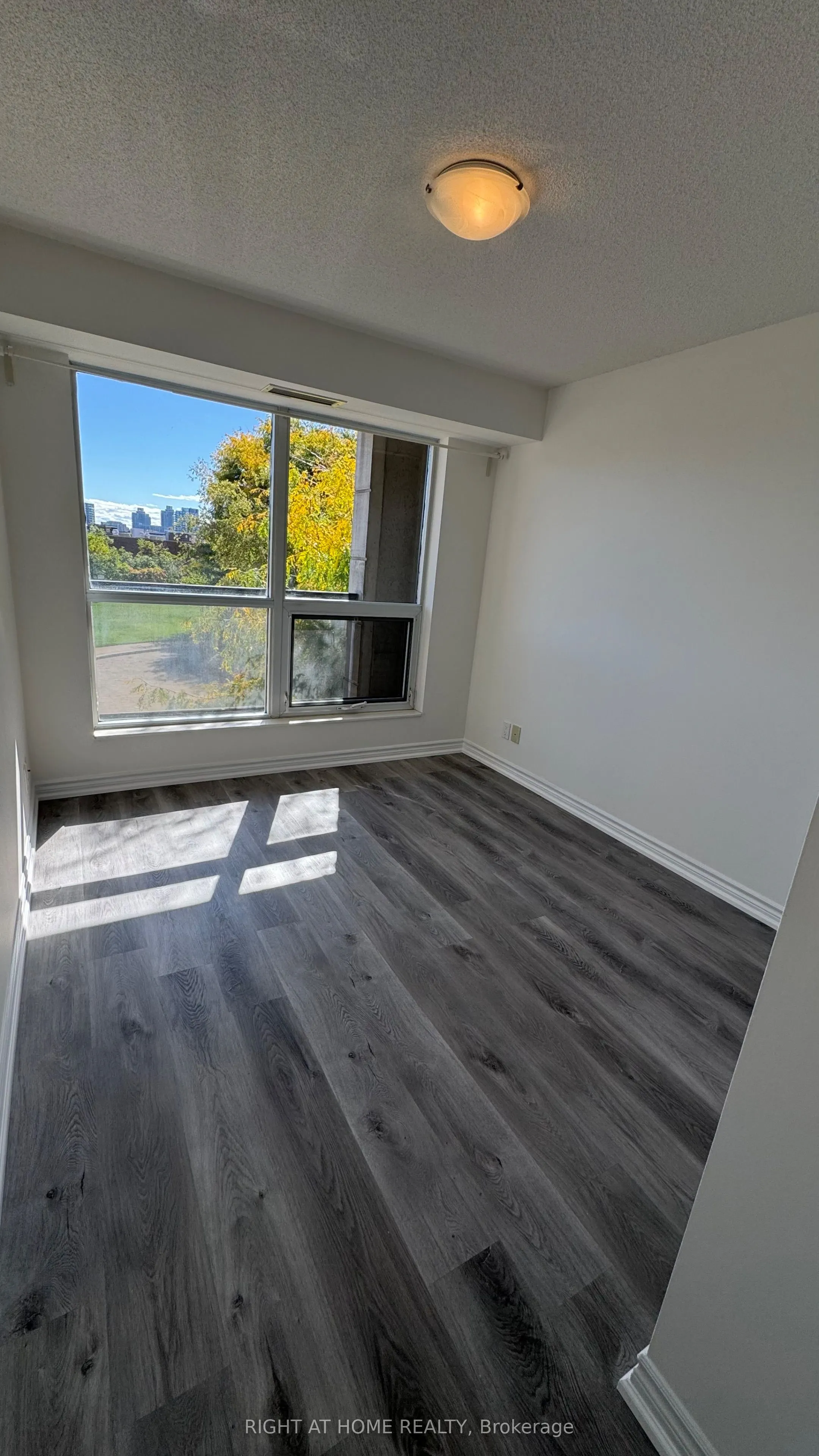 18 Harding Boulevard, #214