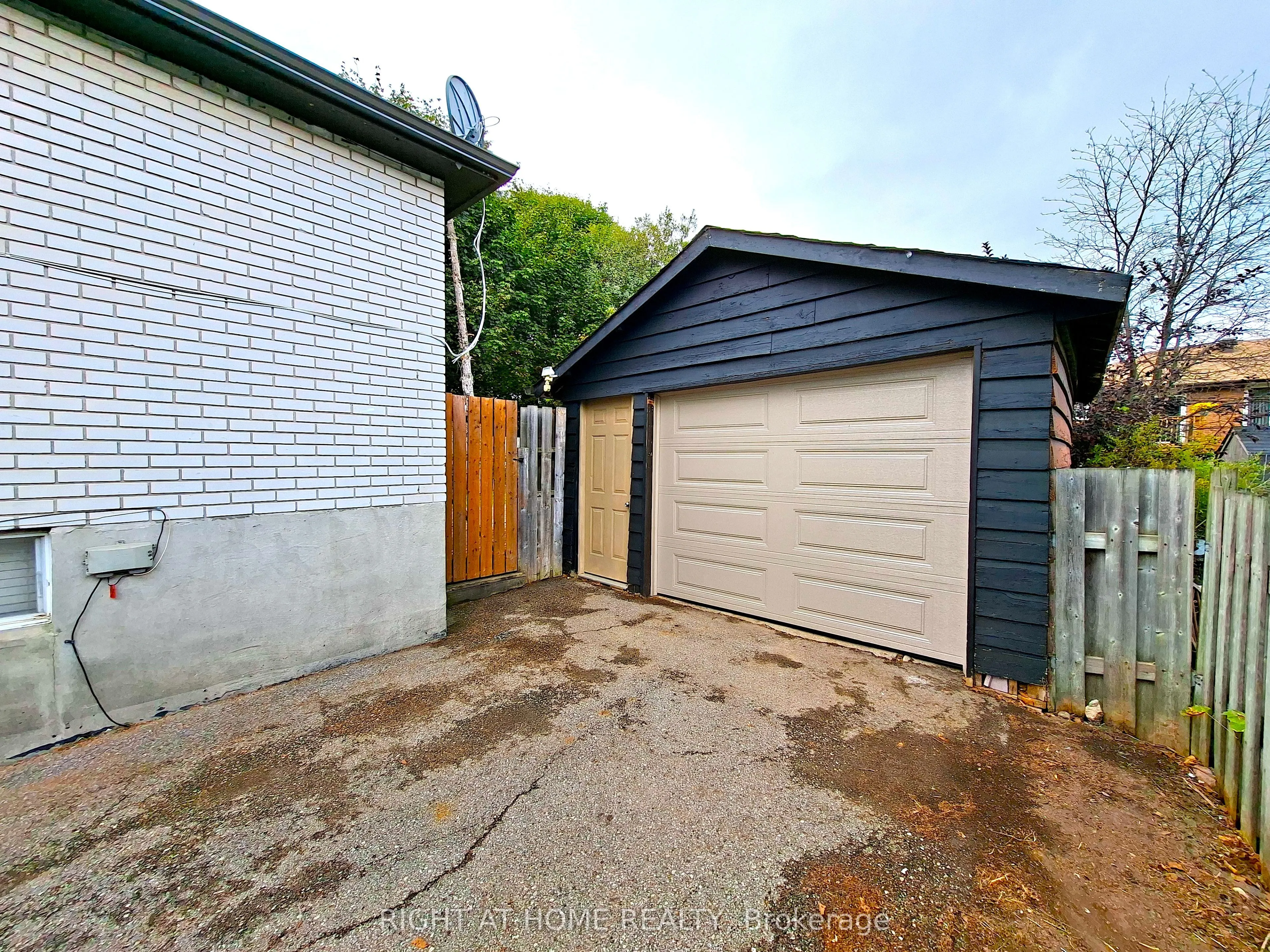 83 Kulpin Avenue