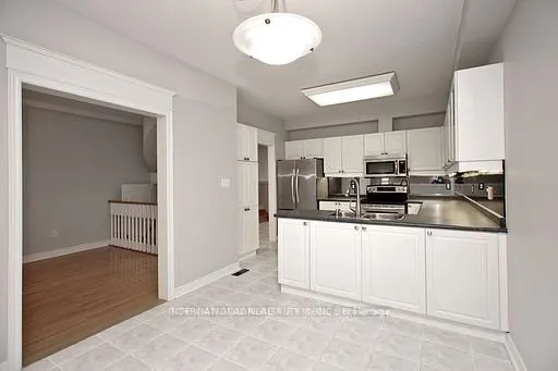 255 Shaftsbury Avenue, #27