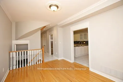 255 Shaftsbury Avenue, #27