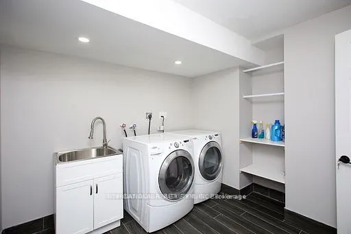 255 Shaftsbury Avenue, #27