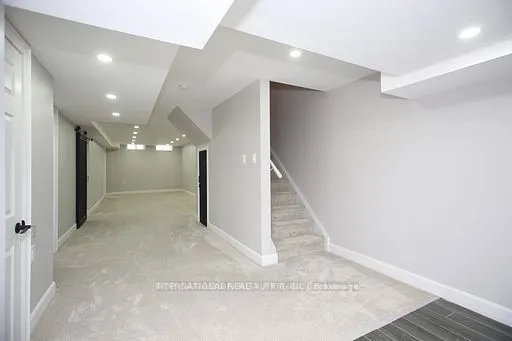 255 Shaftsbury Avenue, #27