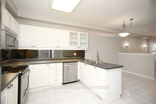 255 Shaftsbury Avenue, #27