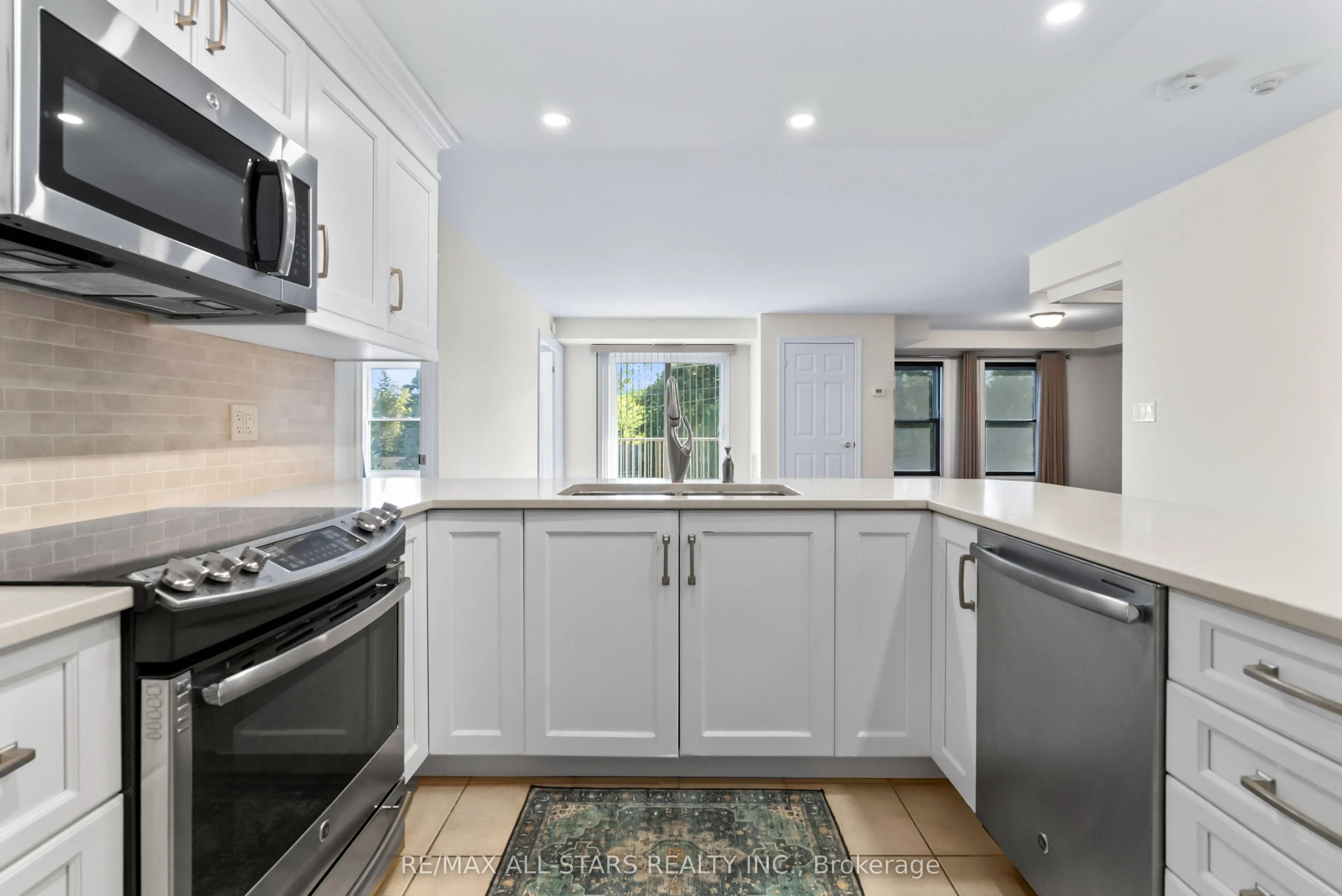 22 James Hill Court, #210