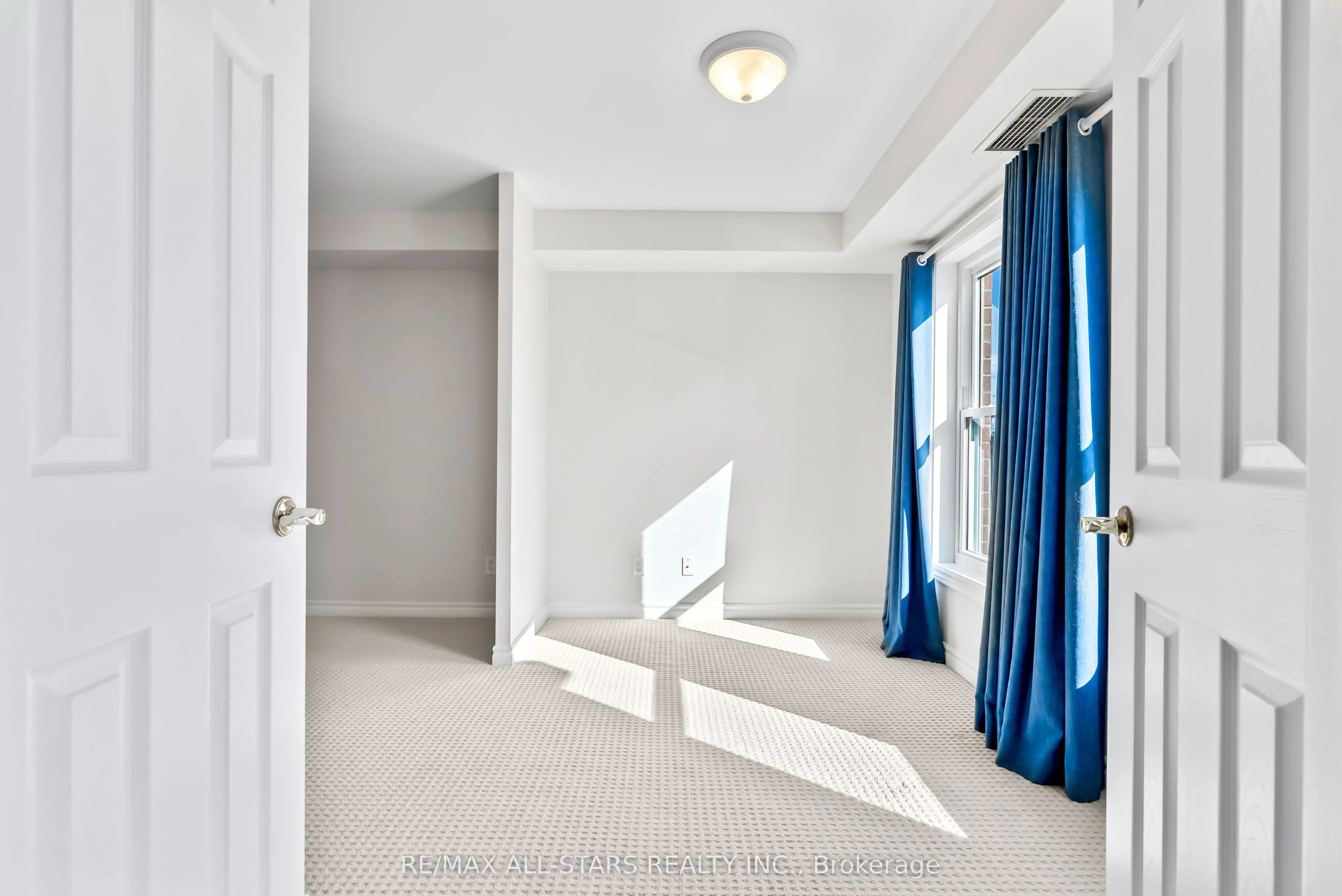 22 James Hill Court, #210