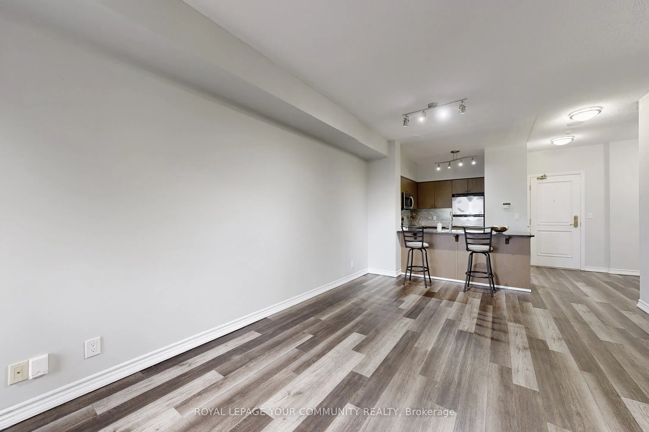 9225 Jane Street, #910