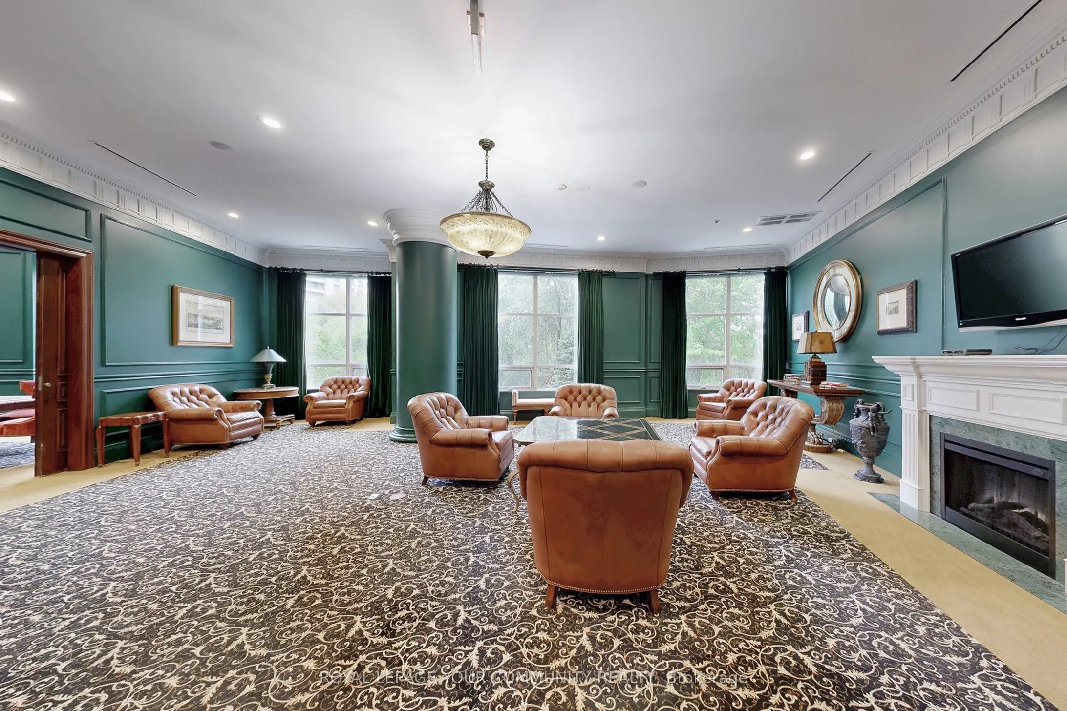 9225 Jane Street, #910