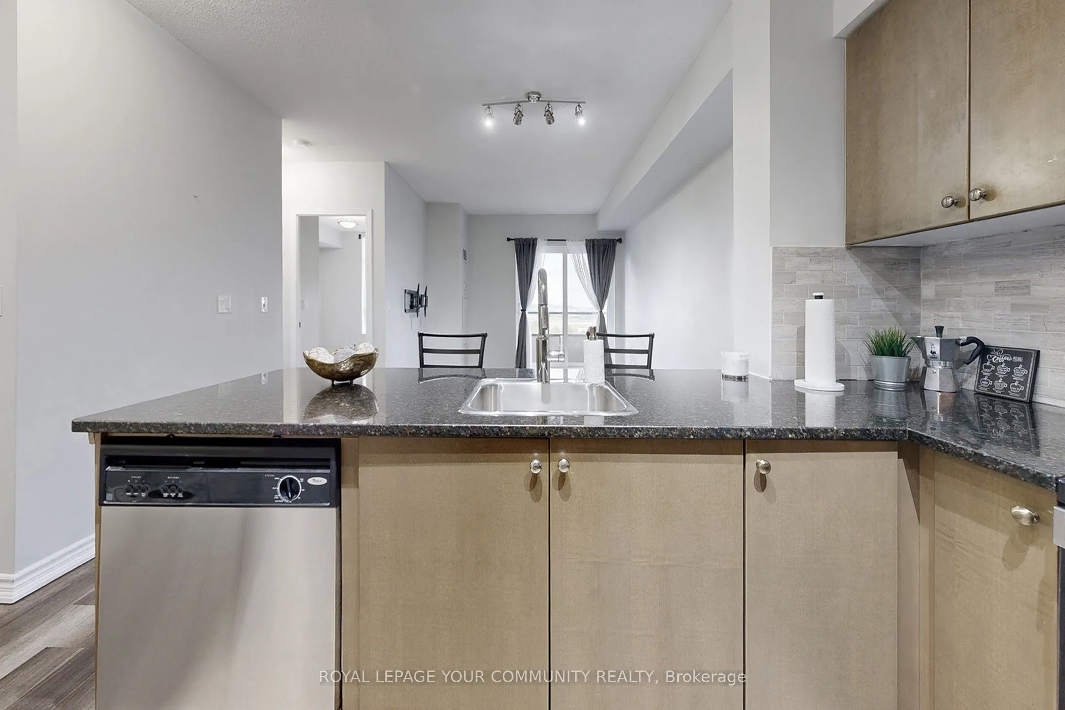 9225 Jane Street, #910