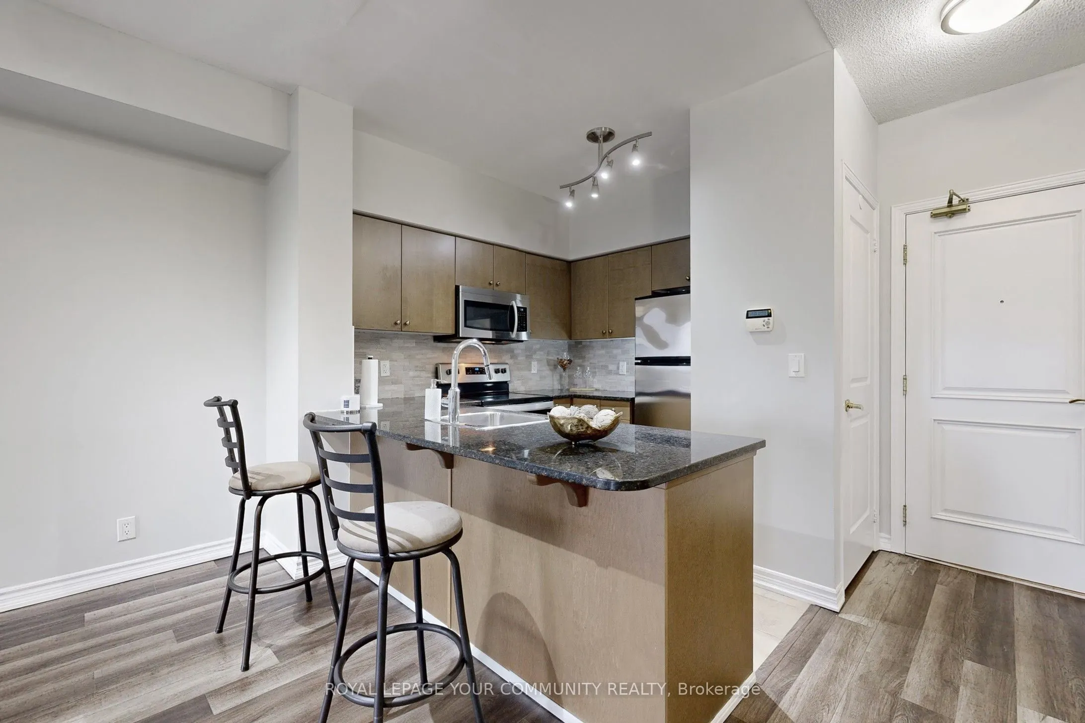 9225 Jane Street, #910