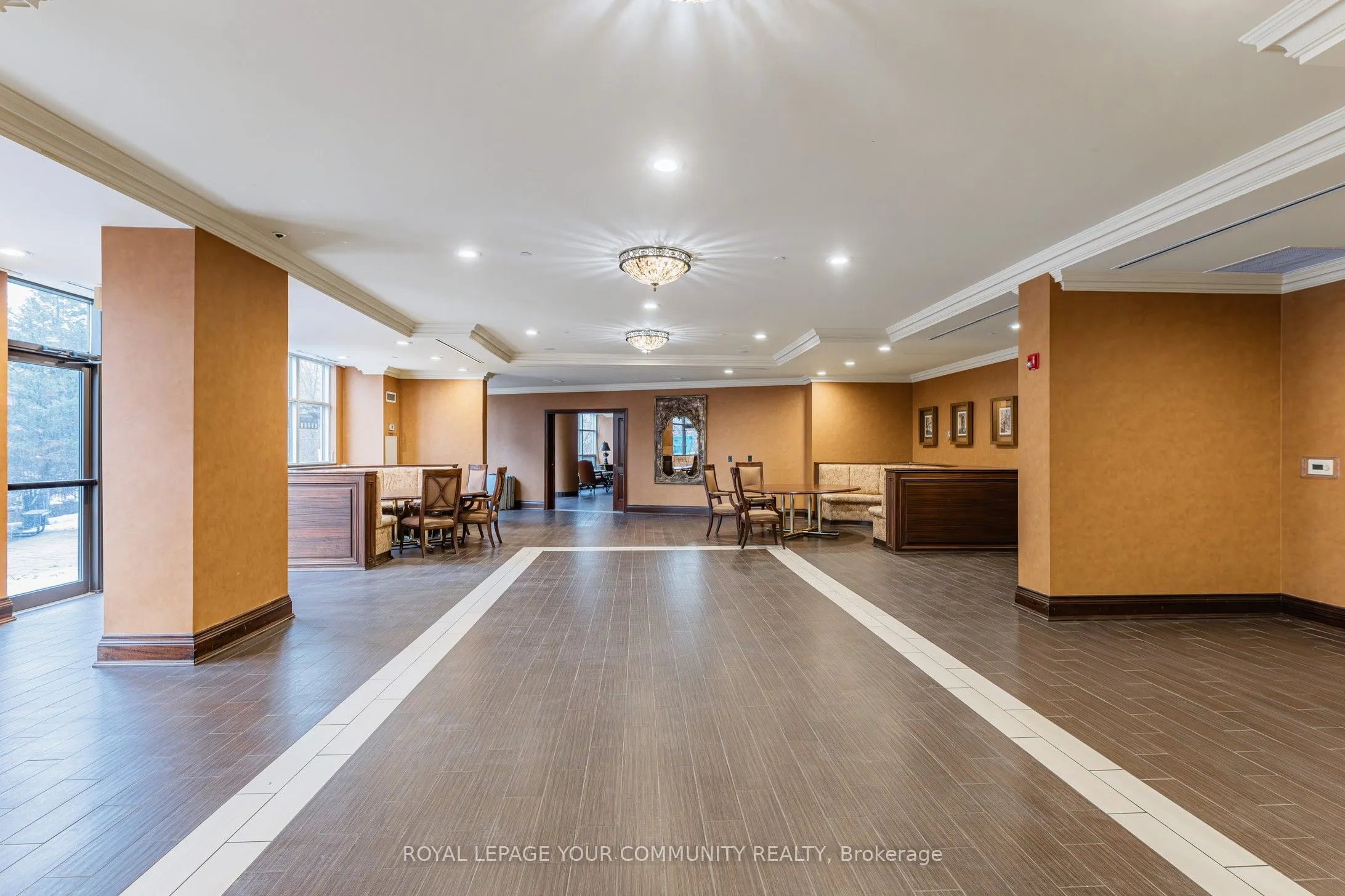 9225 Jane Street, #910