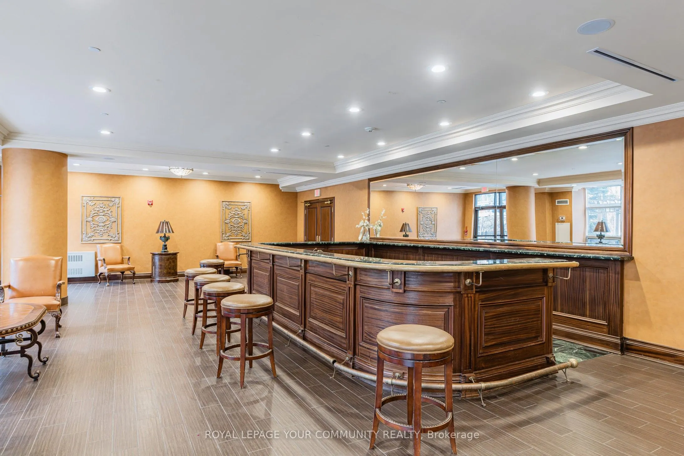 9225 Jane Street, #910