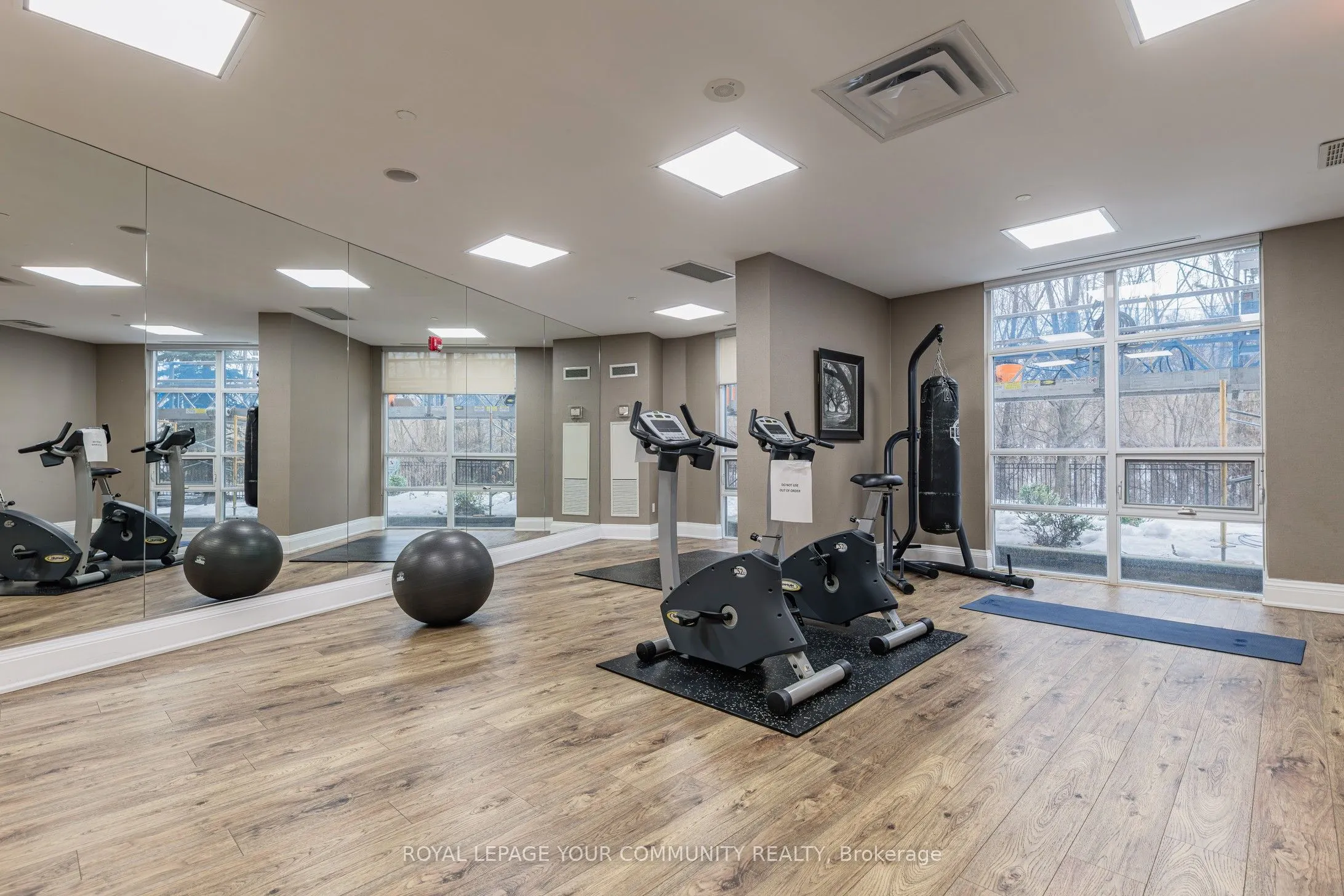 9225 Jane Street, #910