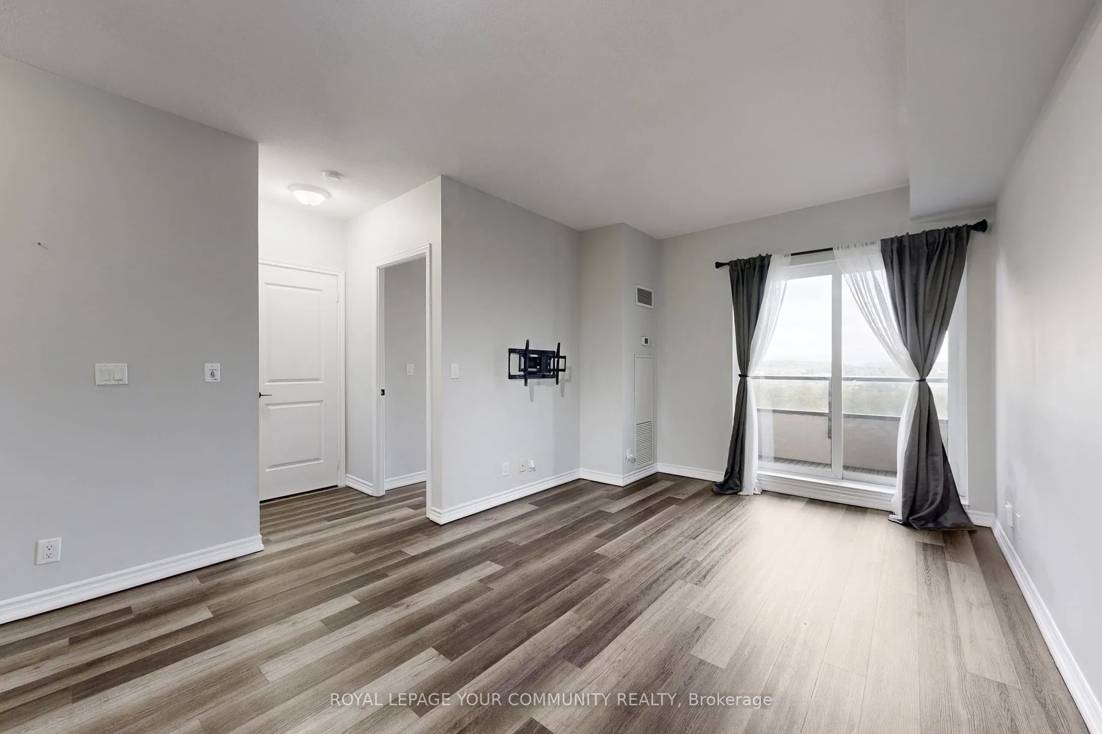 9225 Jane Street, #910