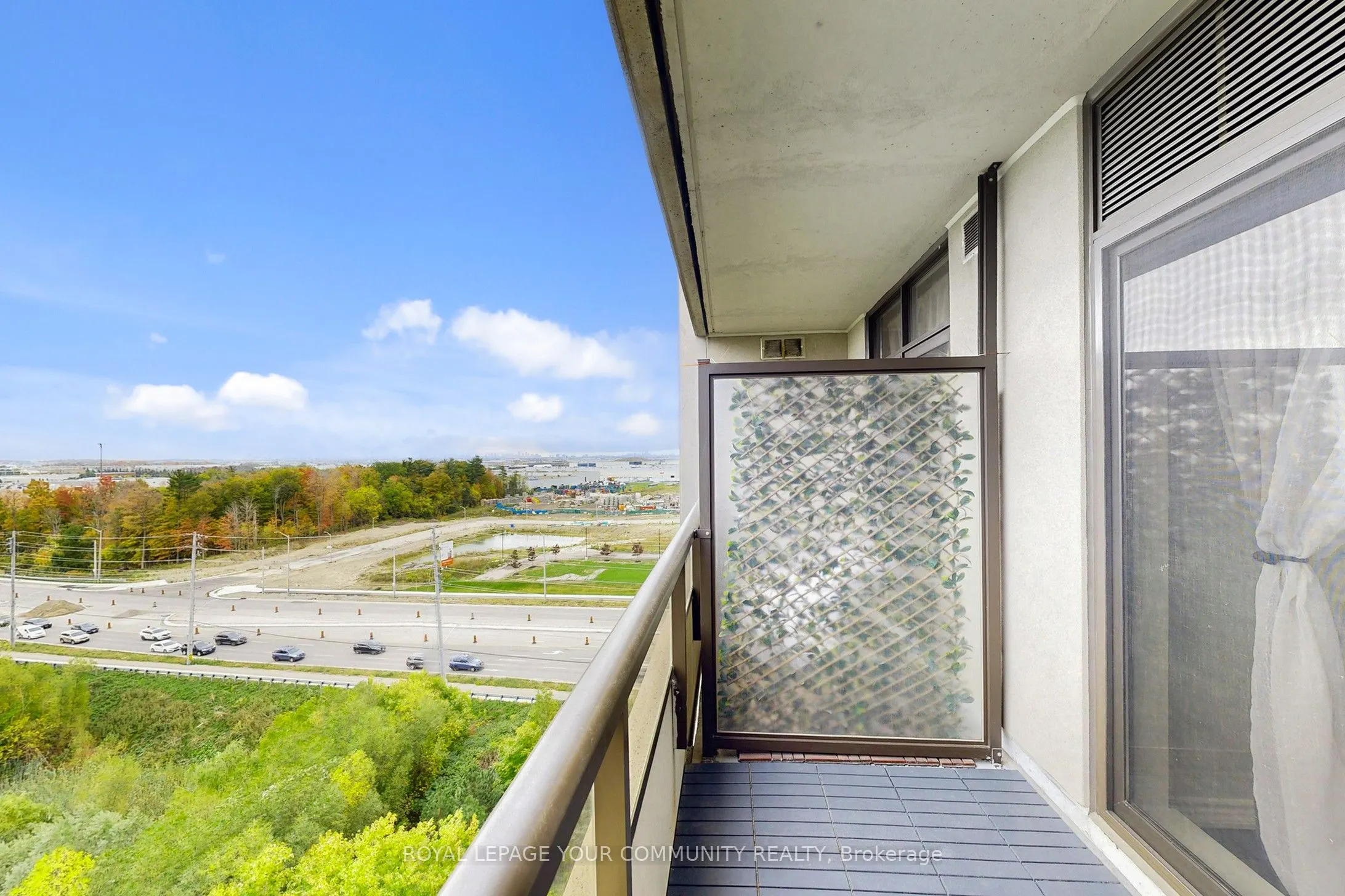 9225 Jane Street, #910