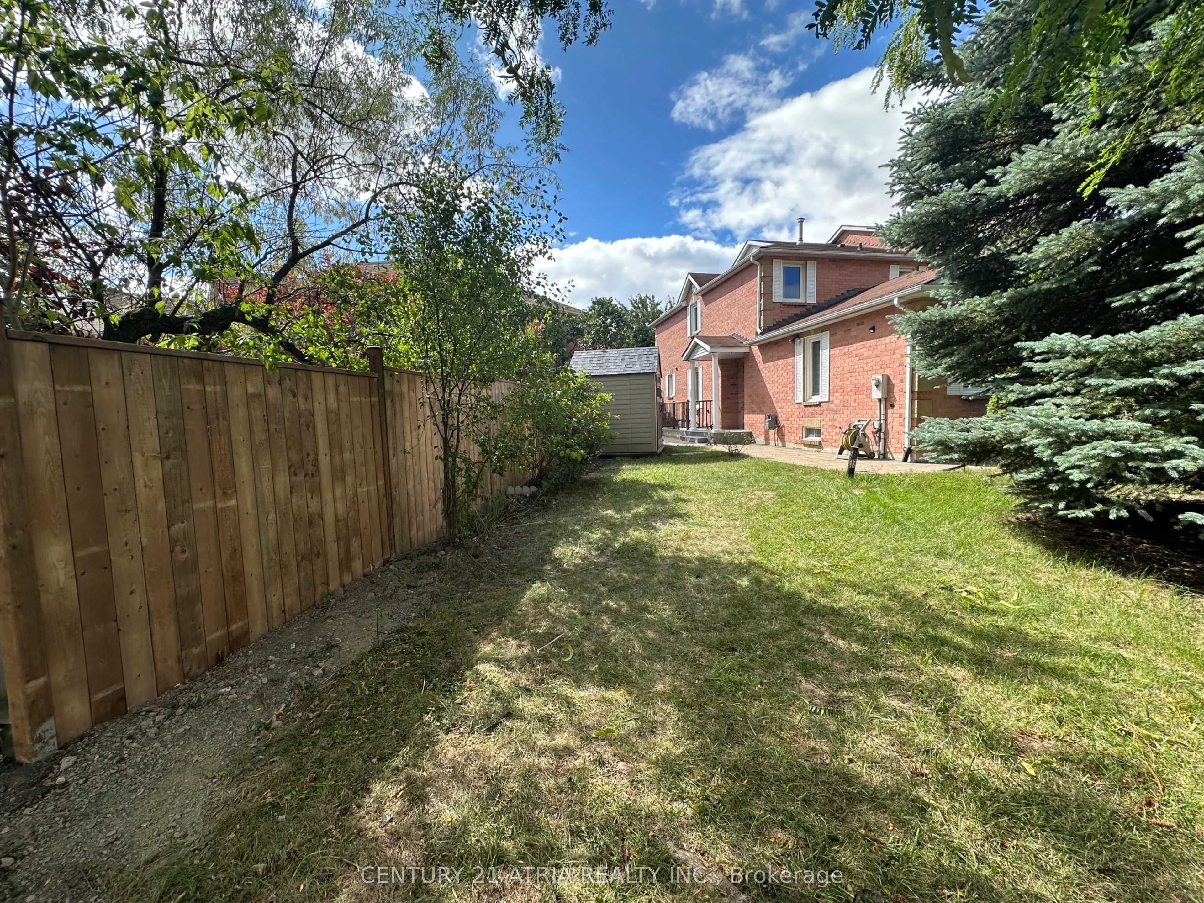 60 Steepleview Crescent