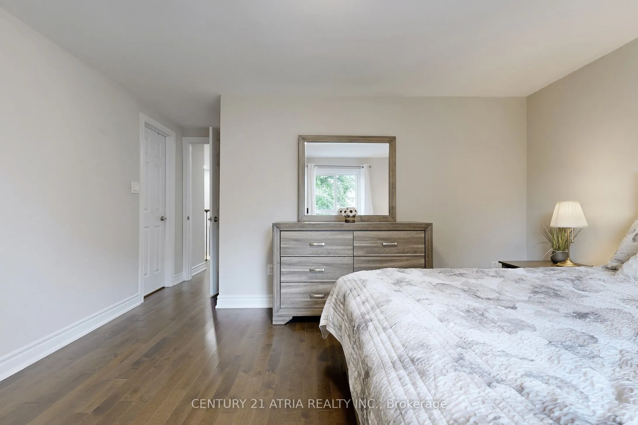 60 Steepleview Crescent