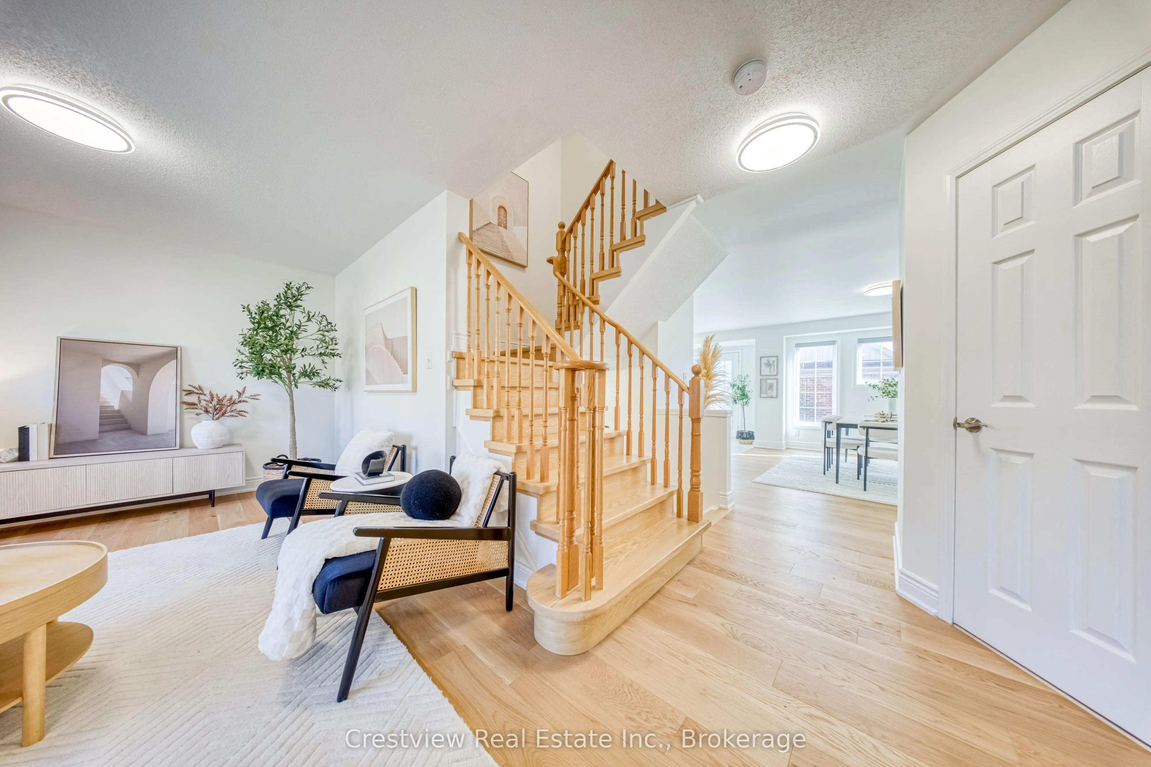733 Bur Oak Avenue
