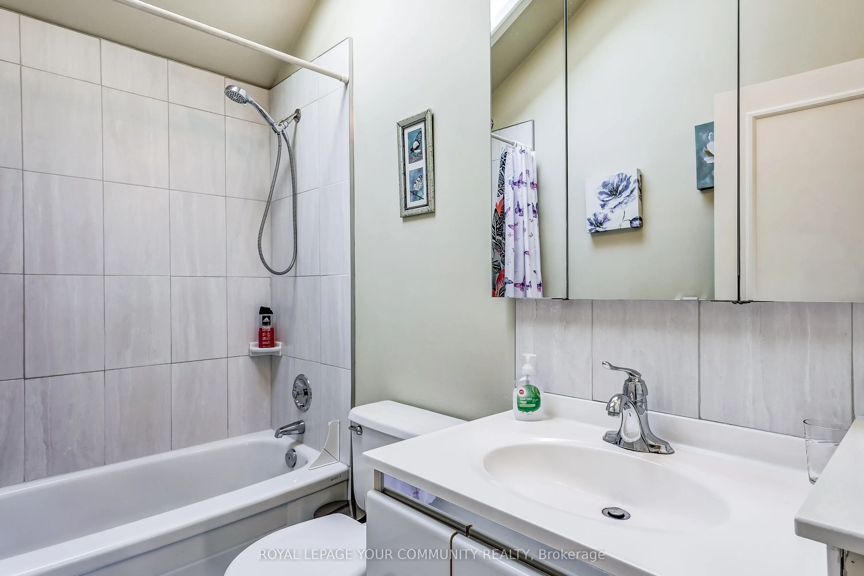 2 Rougecrest Drive