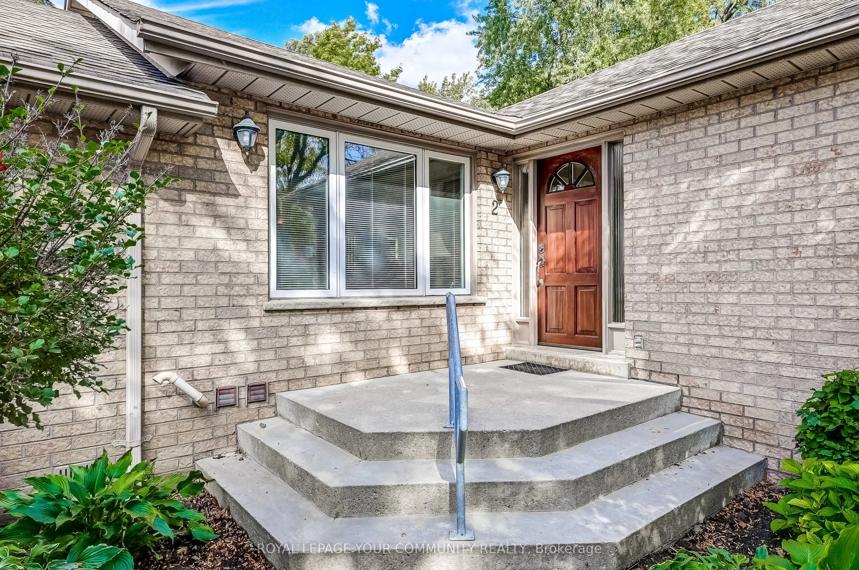 2 Rougecrest Drive