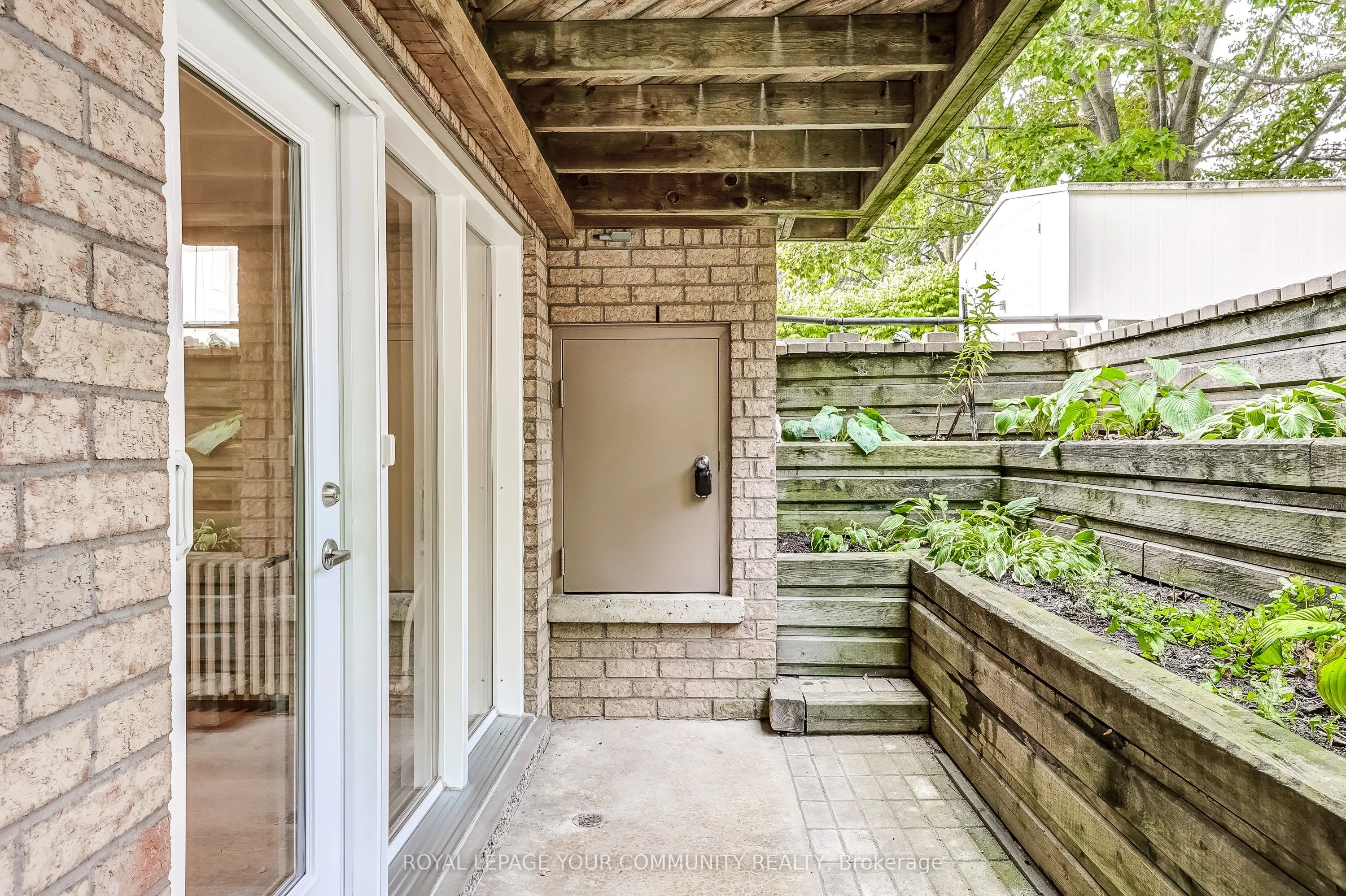 2 Rougecrest Drive