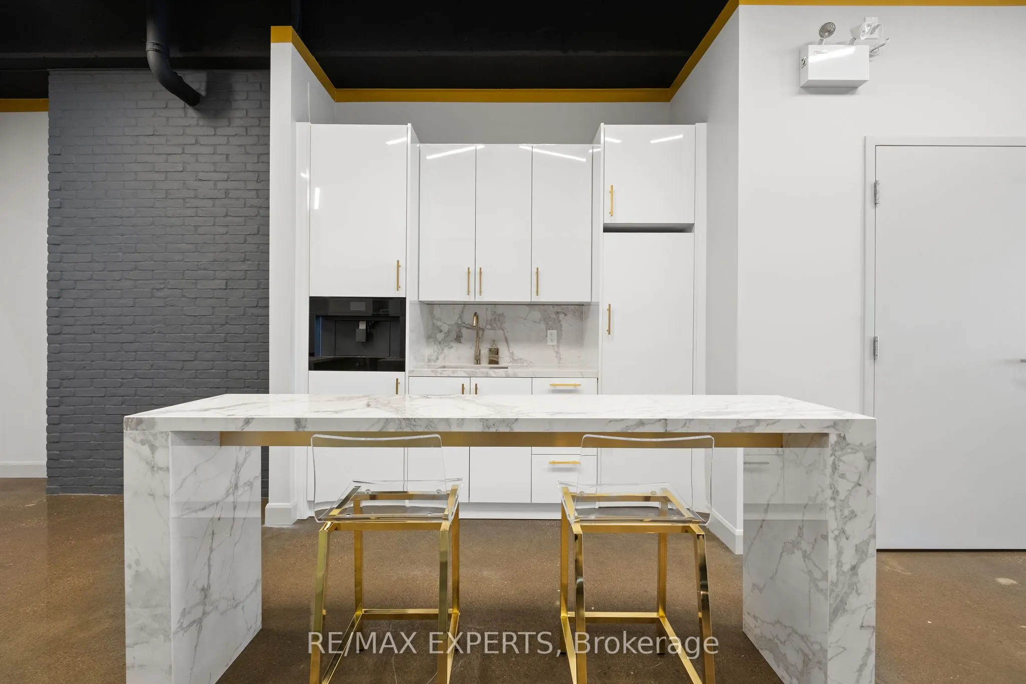 7777 Weston Road, #207