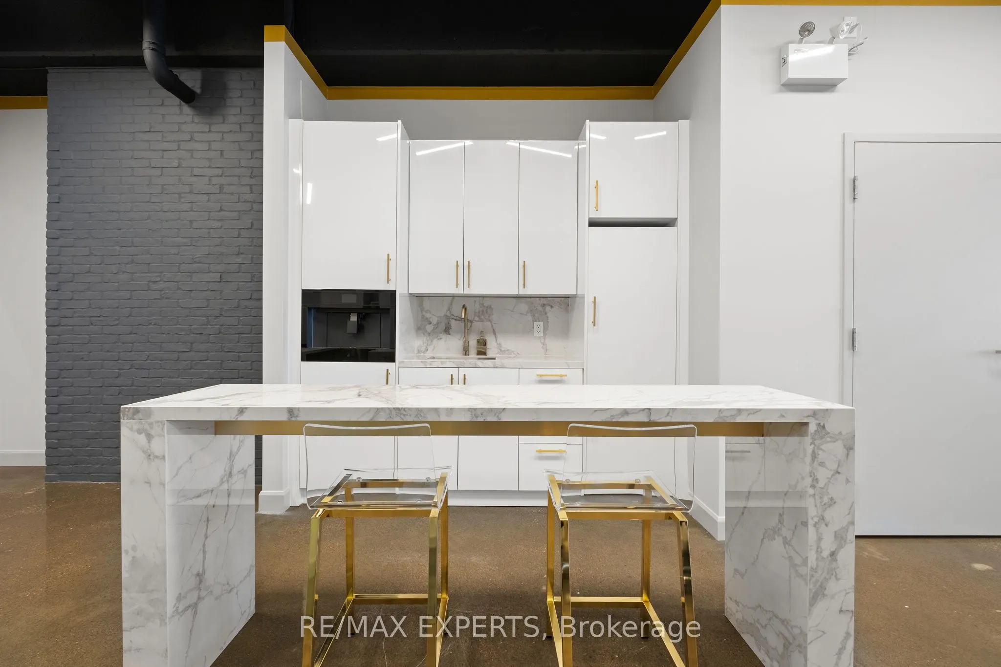7777 Weston Road, #207