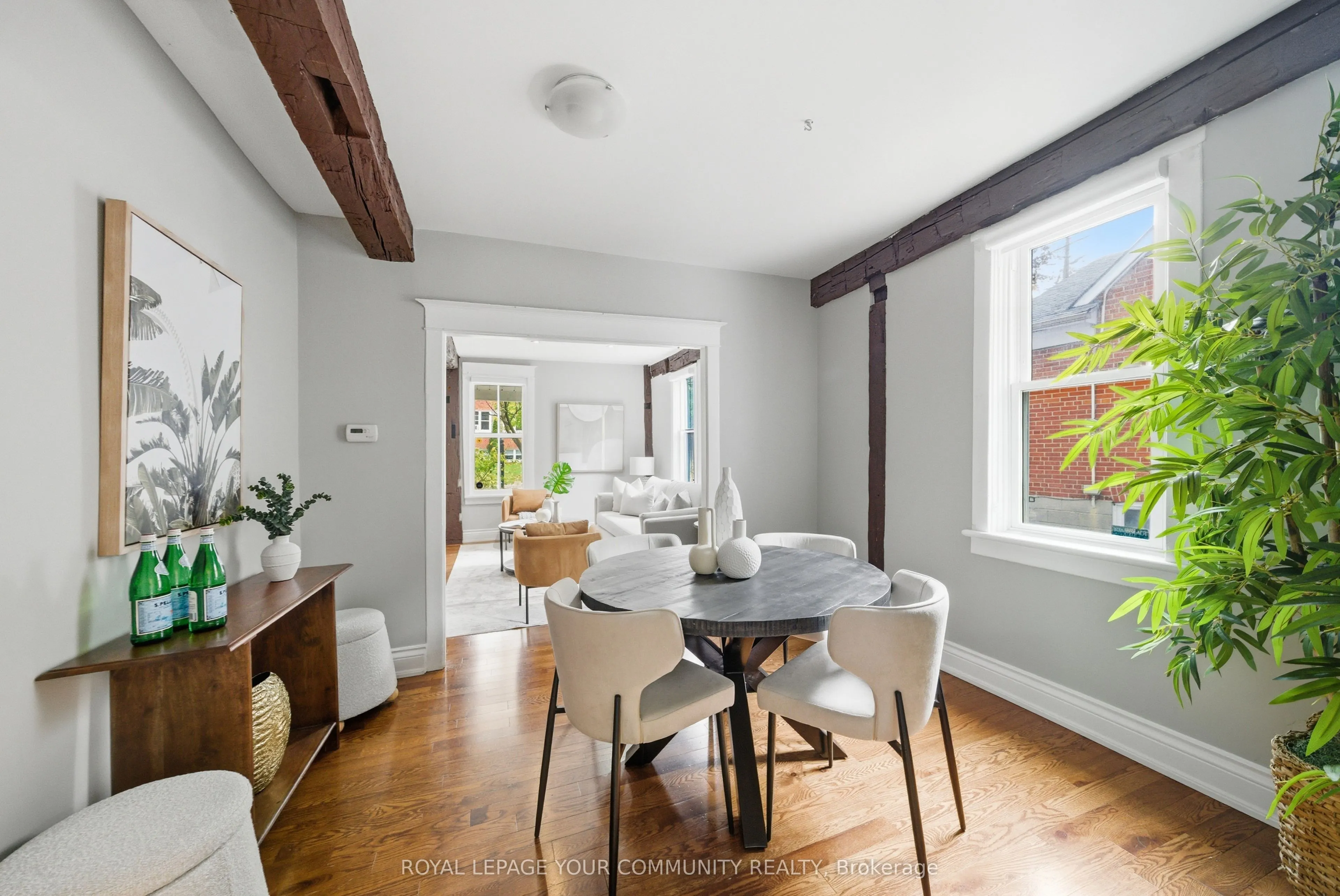 30 Elizabeth Street S